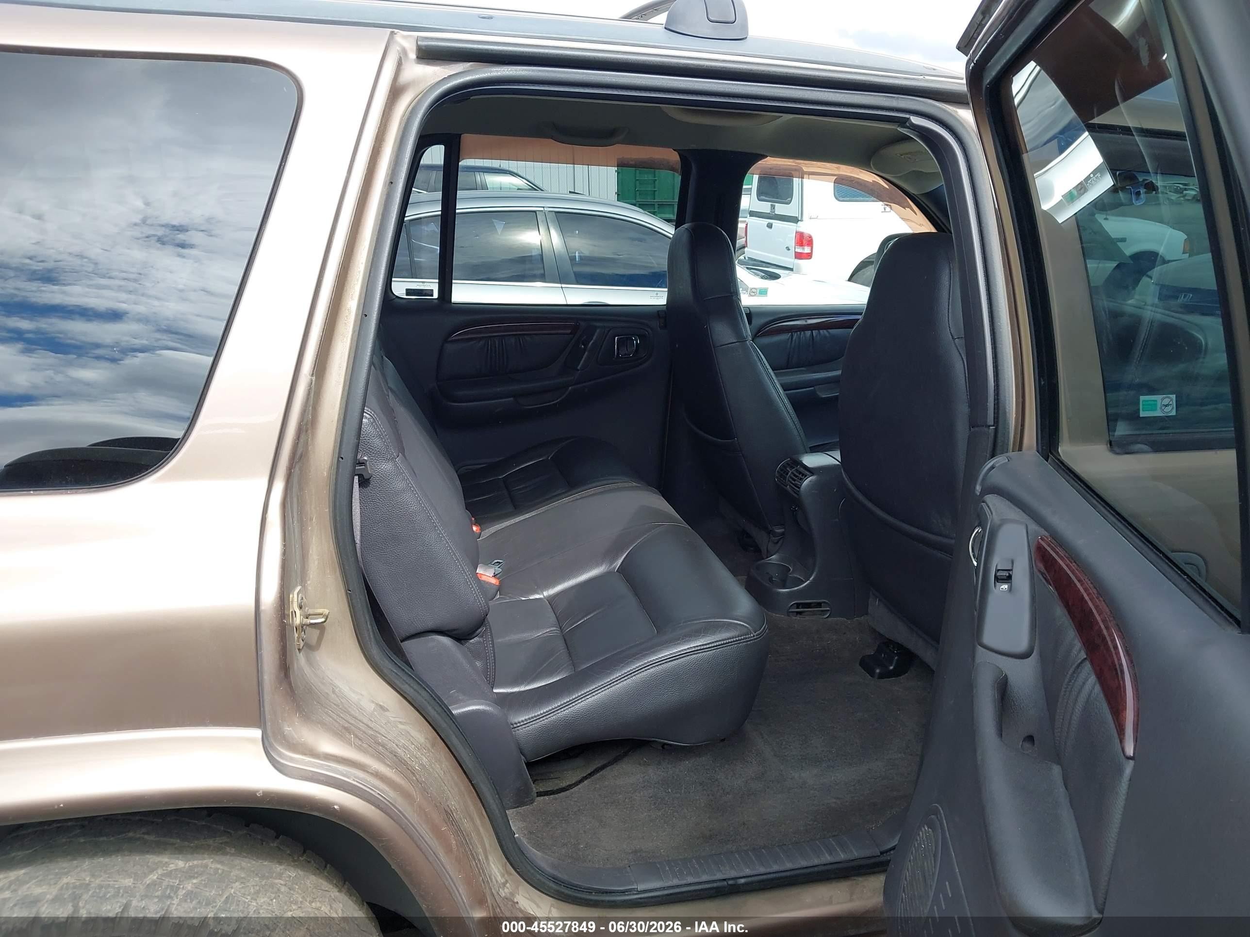 2000 Dodge Durango   Brown vin: 1B4HS28N5YF258576