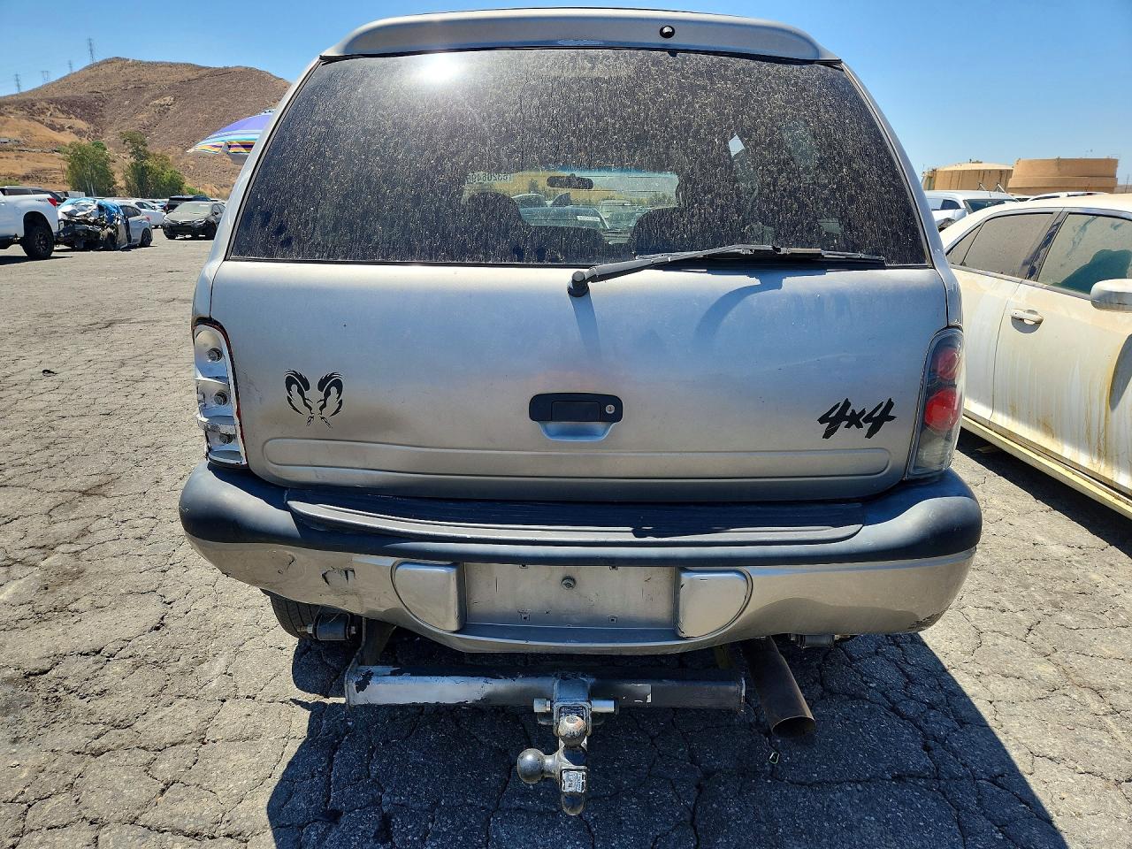 2000 Dodge Durango Silver vin: 1B4HS28N7YF149018