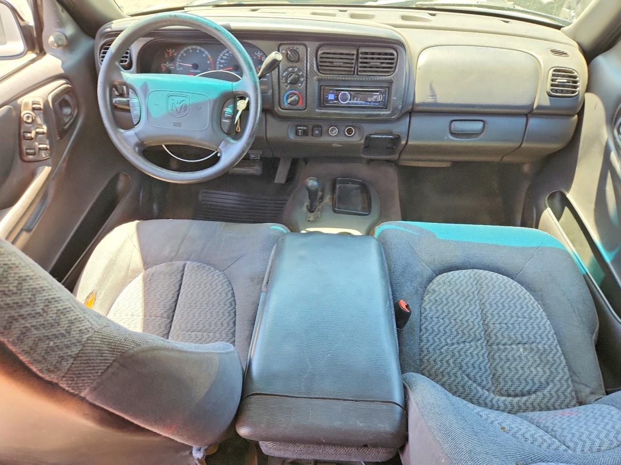 2000 Dodge Durango Silver vin: 1B4HS28N7YF149018
