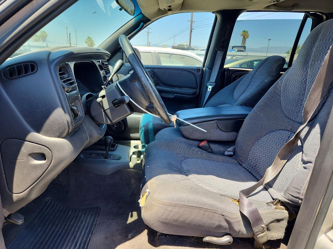 2000 Dodge Durango Silver vin: 1B4HS28N7YF149018