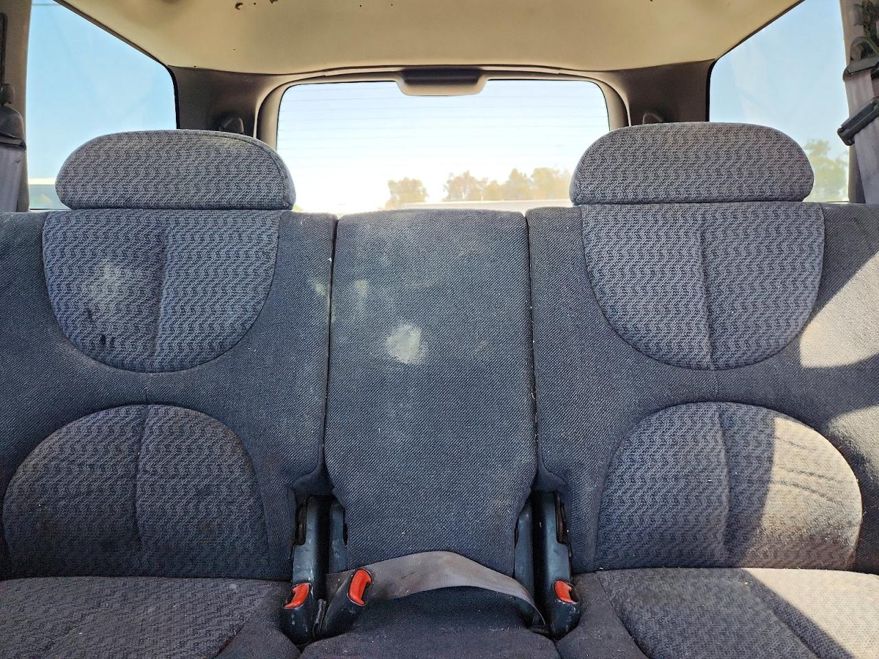 2000 Dodge Durango Silver vin: 1B4HS28N7YF149018