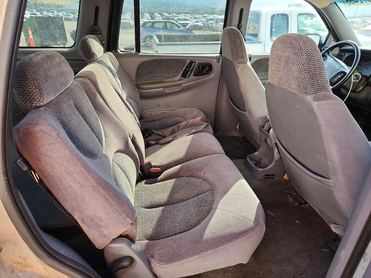 1998 Dodge Durango Silver vin: 1B4HS28Y6WF132153