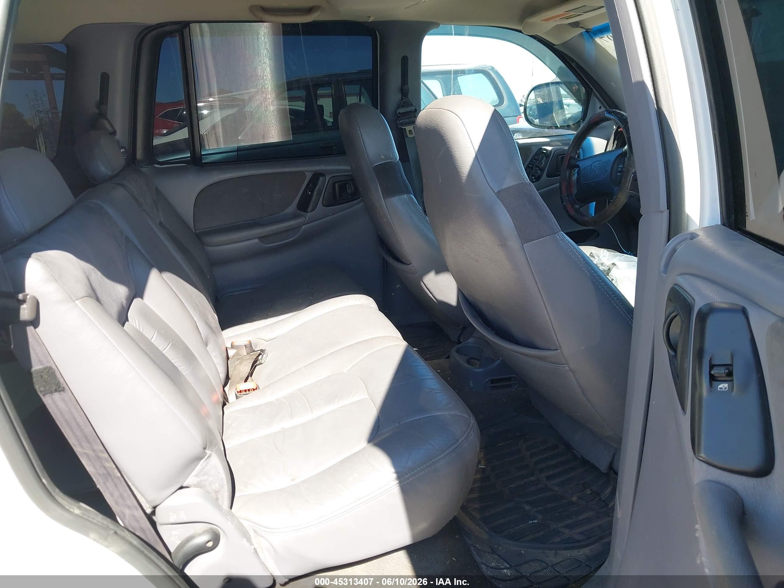 1999 Dodge Durango   White vin: 1B4HS28Z3XF643765