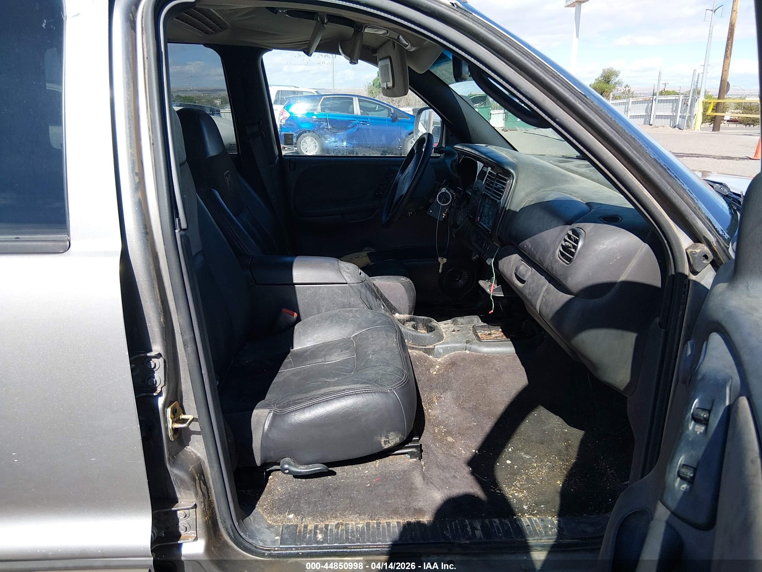 1999 Dodge Durango   Silver vin: 1B4HS28Z7XF564244