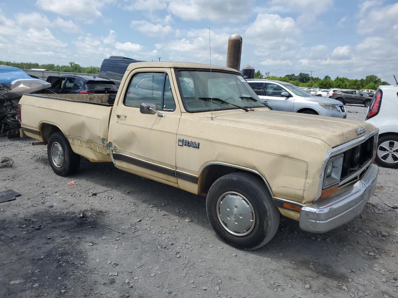 1986 Dodge D-series D100 Tan vin: 1B7FD04H7GS079440