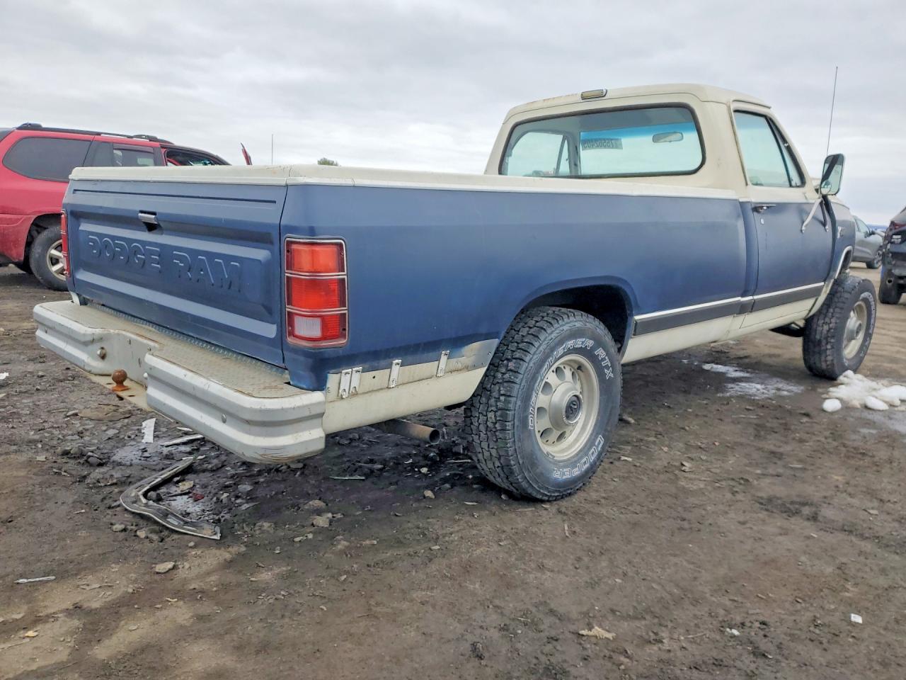 1987 Dodge D-series D150 Two Tone vin: 1B7FD14H0HS306278