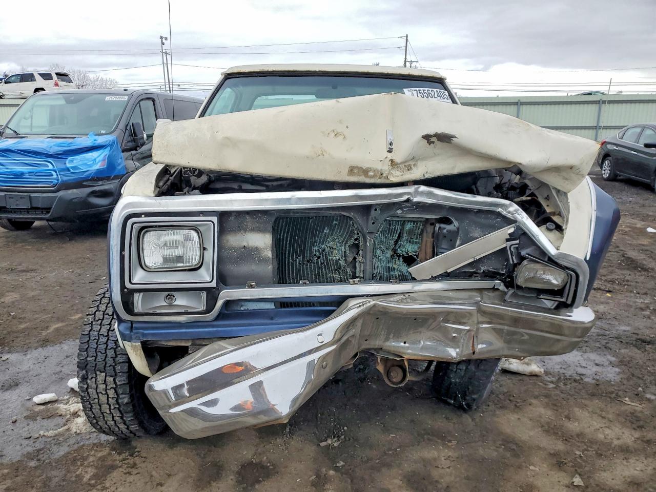 1987 Dodge D-series D150 Two Tone vin: 1B7FD14H0HS306278