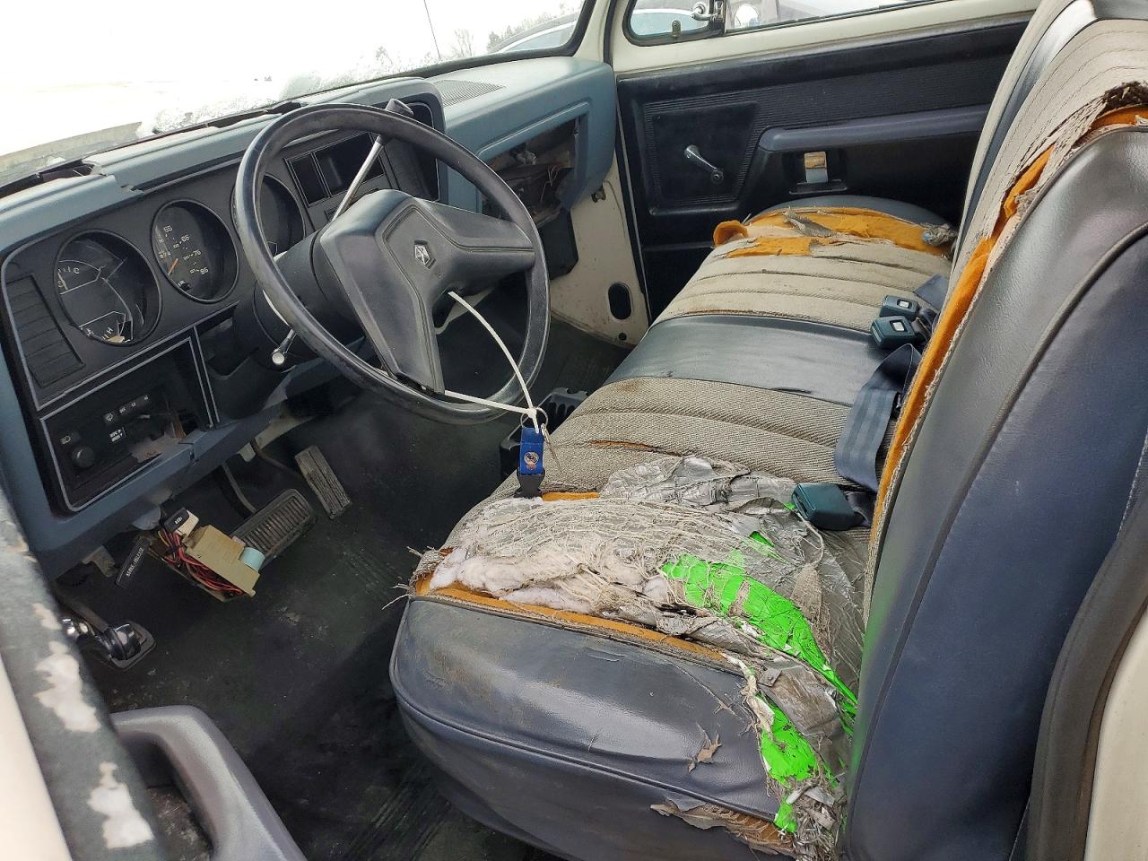 1987 Dodge D-series D150 Two Tone vin: 1B7FD14H0HS306278