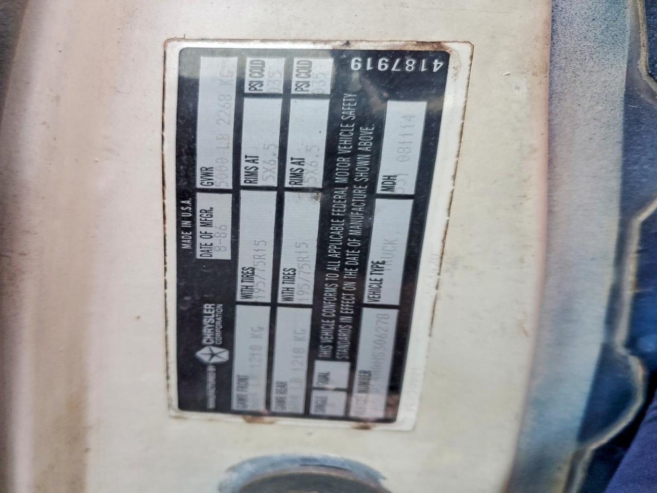 1987 Dodge D-series D150 Two Tone vin: 1B7FD14H0HS306278