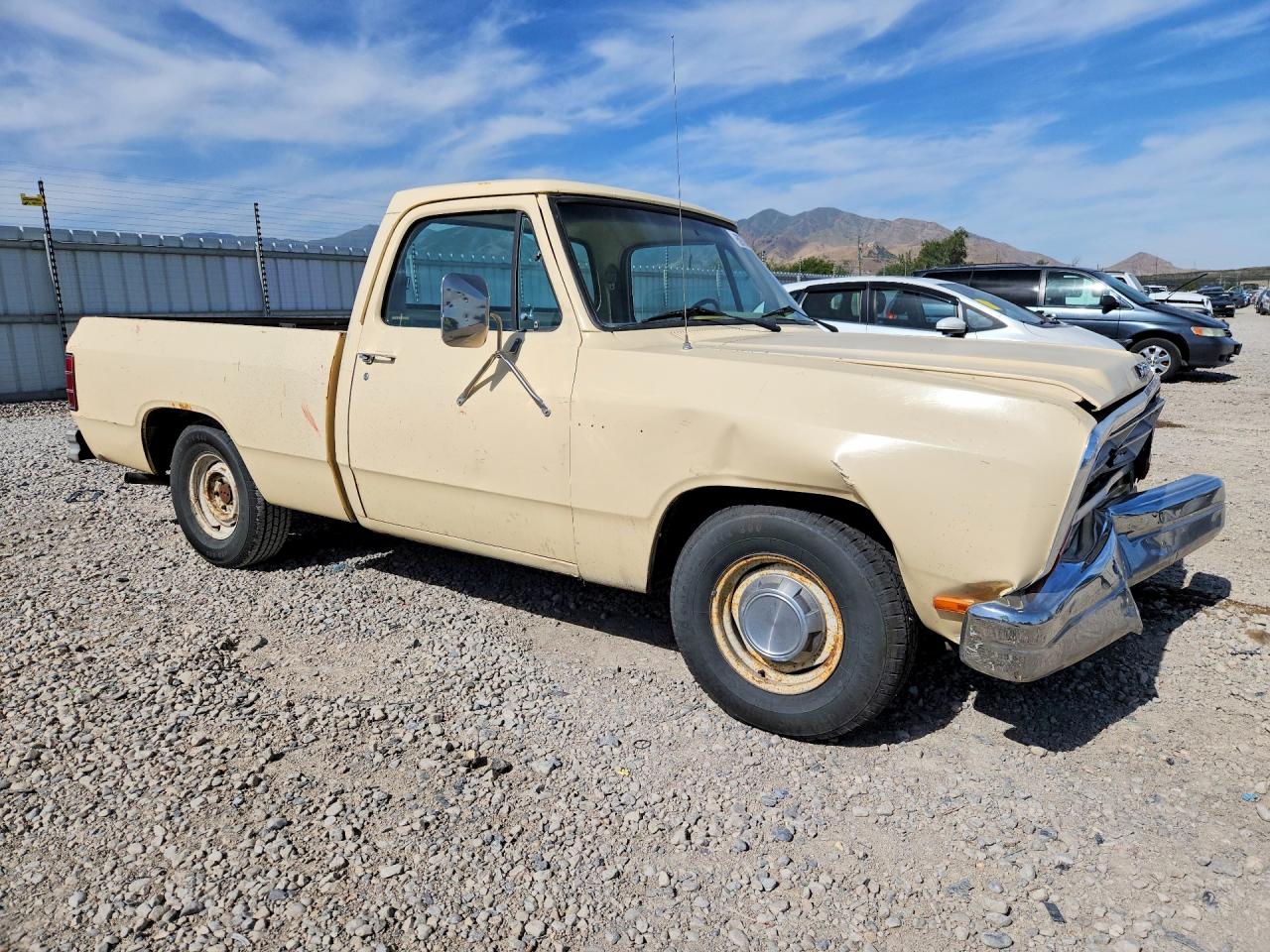 1987 Dodge D-series D150 Кремовый vin: 1B7FD14T1HS457392