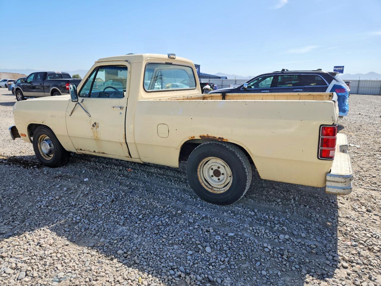 1987 Dodge D-series D150 Кремовый vin: 1B7FD14T1HS457392
