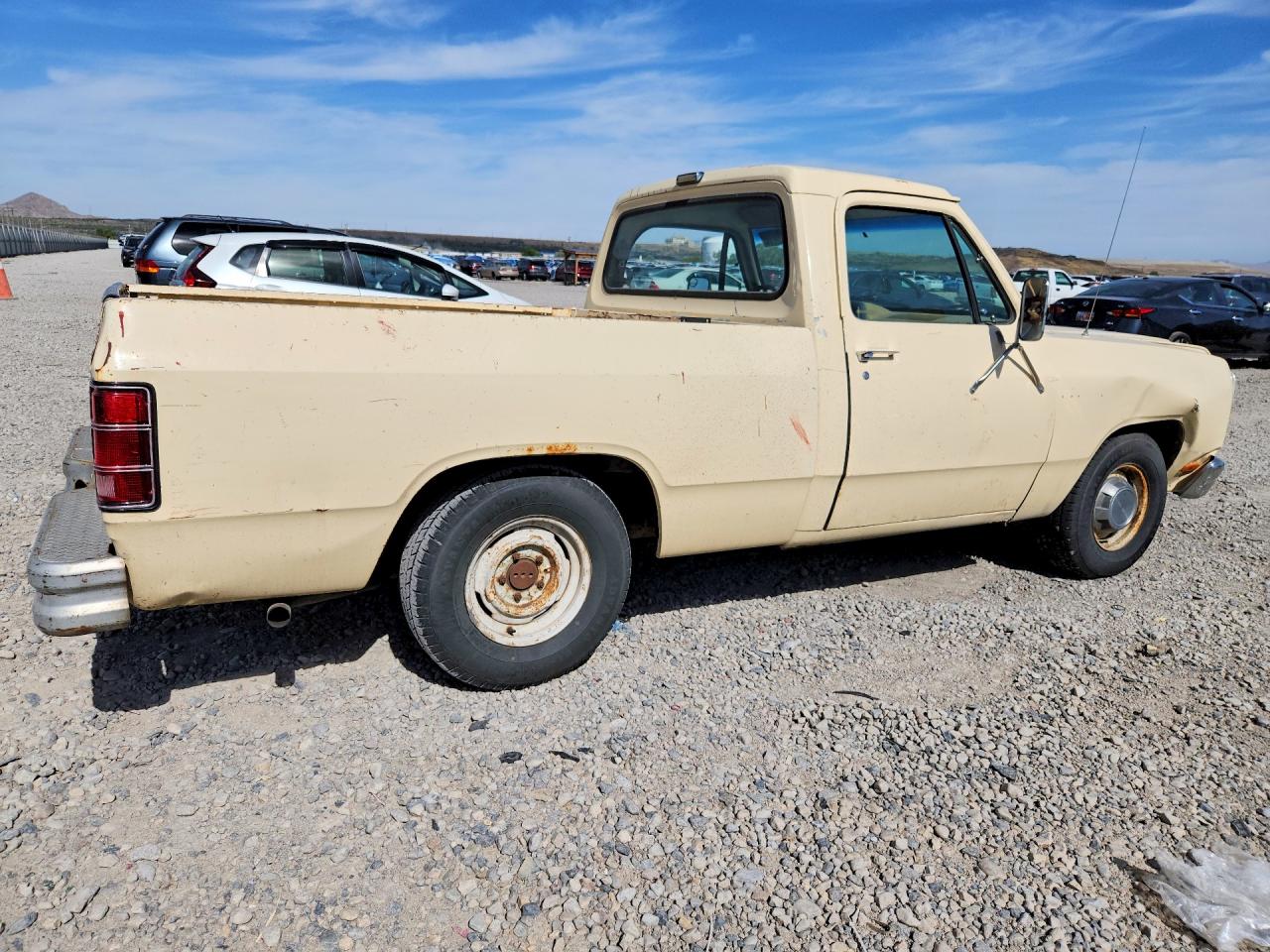 1987 Dodge D-series D150 Кремовый vin: 1B7FD14T1HS457392