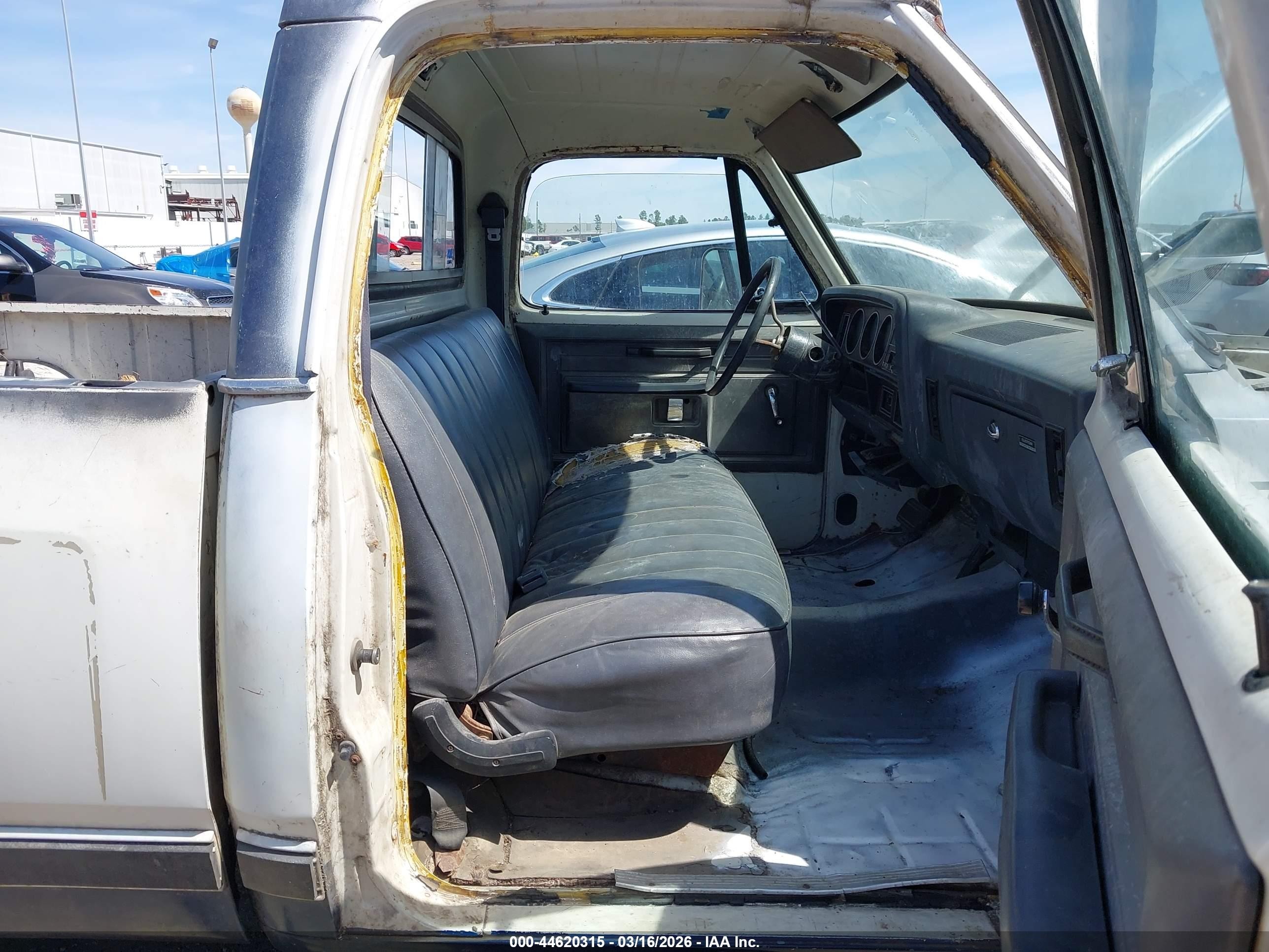 1984 Dodge D-series D150 White vin: 1B7FD14TXES212358