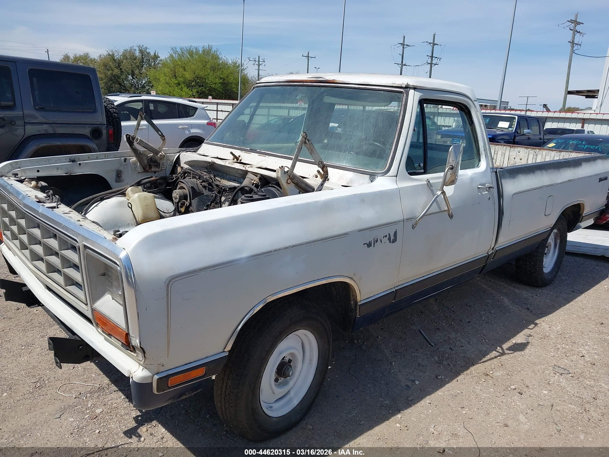 1984 Dodge D-series D150 White vin: 1B7FD14TXES212358