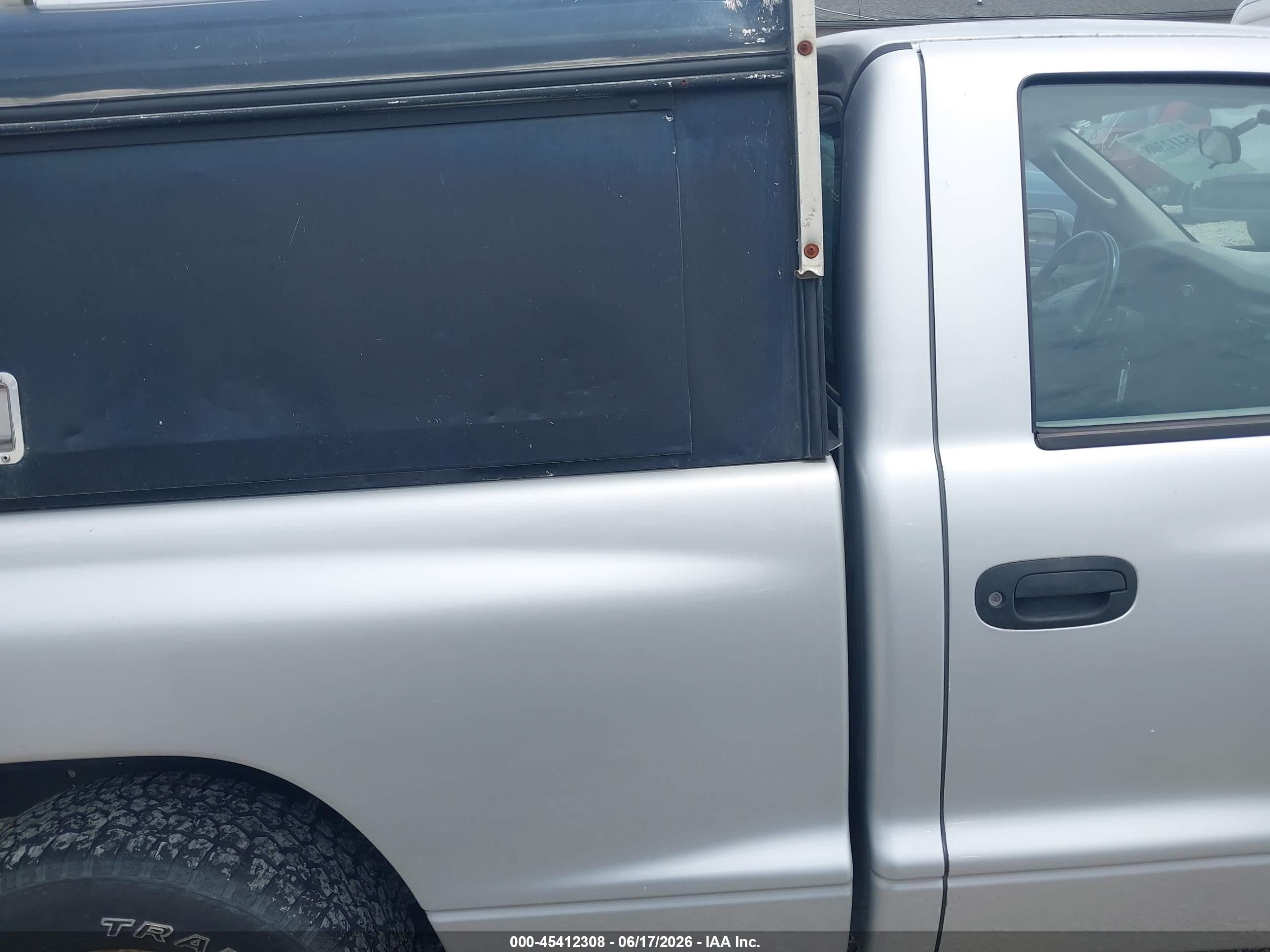 2002 Dodge Dakota Silver vin: 1B7FL16X22S621307