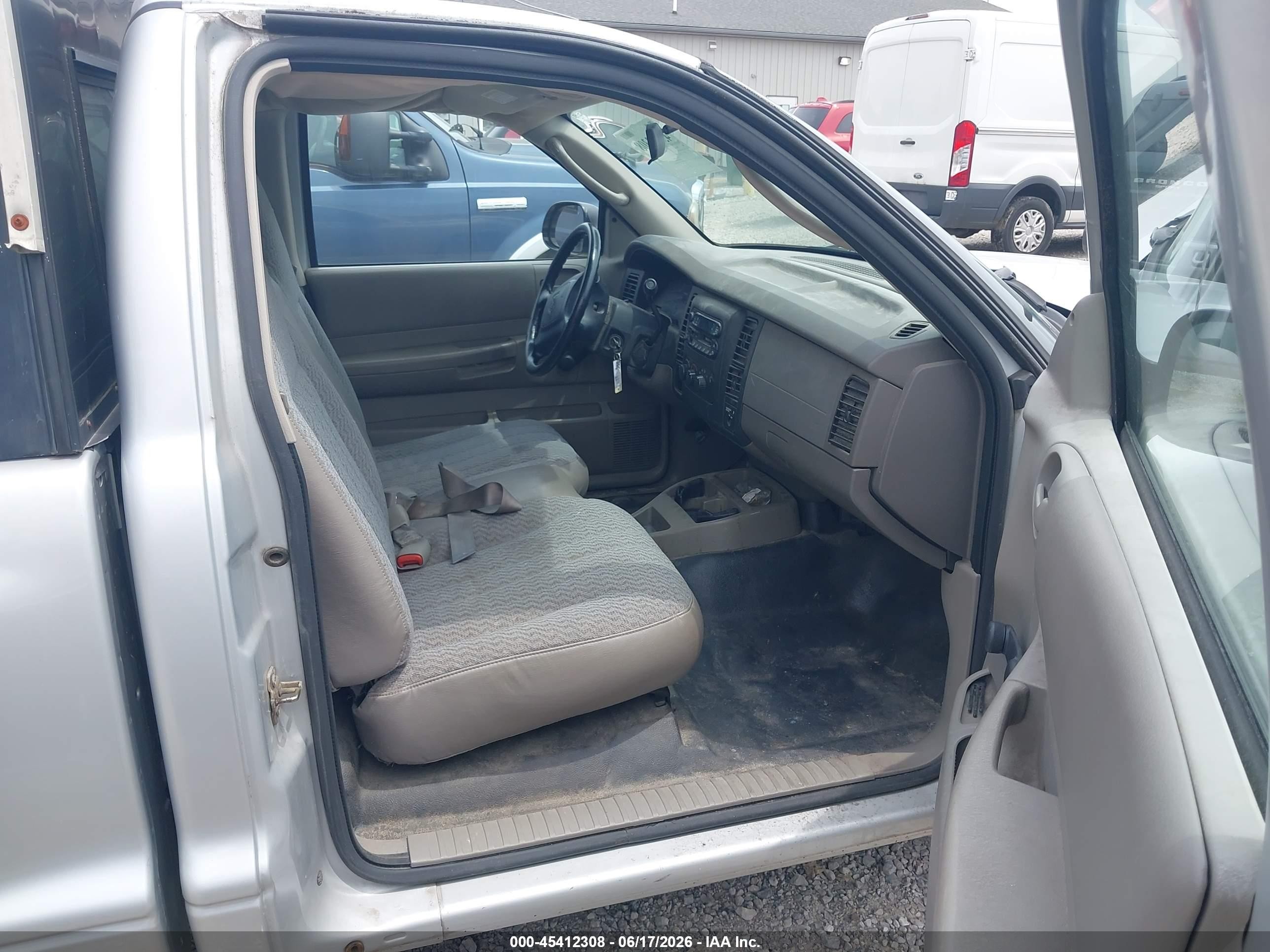 2002 Dodge Dakota Silver vin: 1B7FL16X22S621307