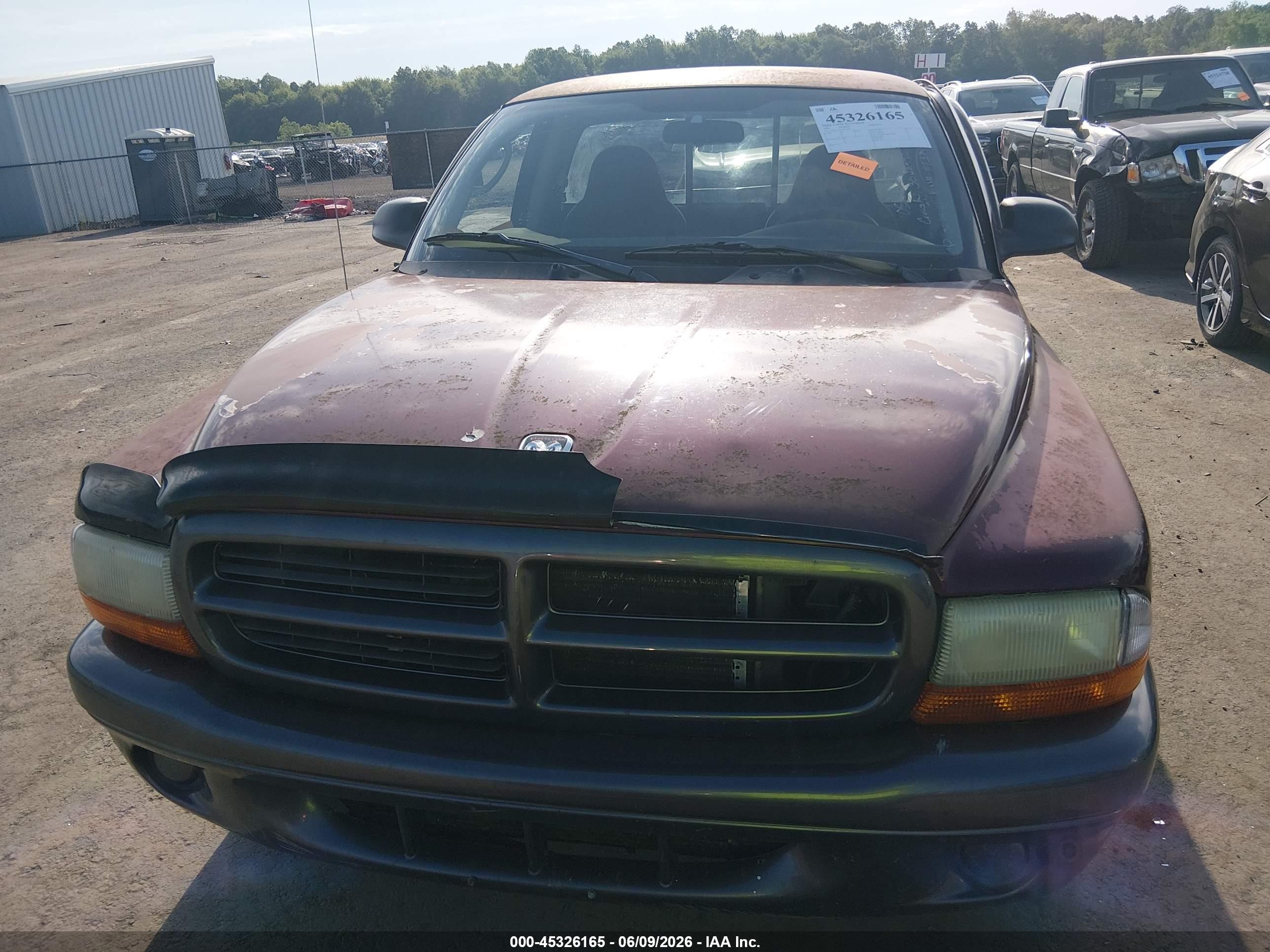 2002 Dodge Dakota   Burgundy vin: 1B7FL16X42S622023