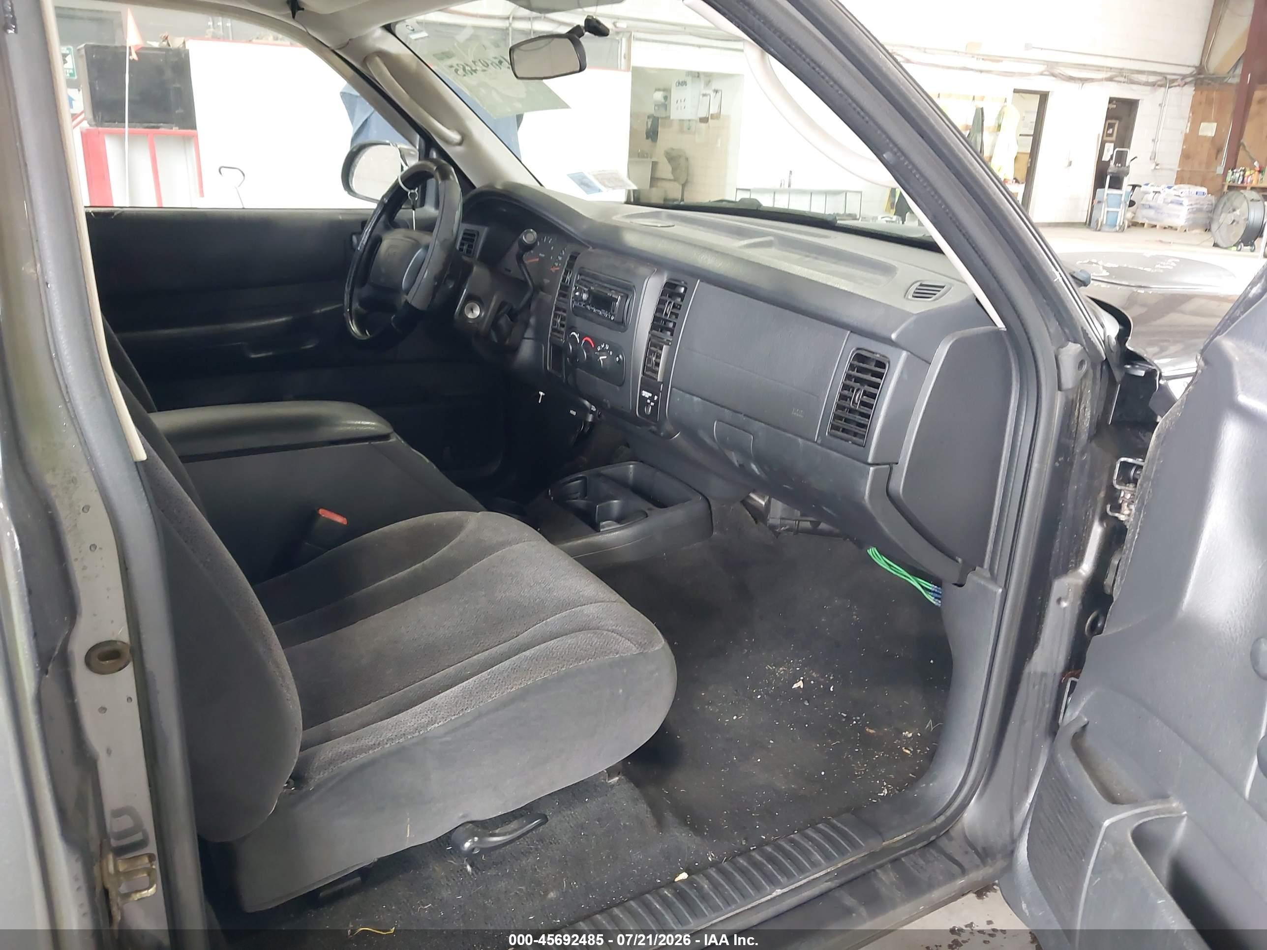 2002 Dodge Dakota   Серый vin: 1B7FL16X62S684149