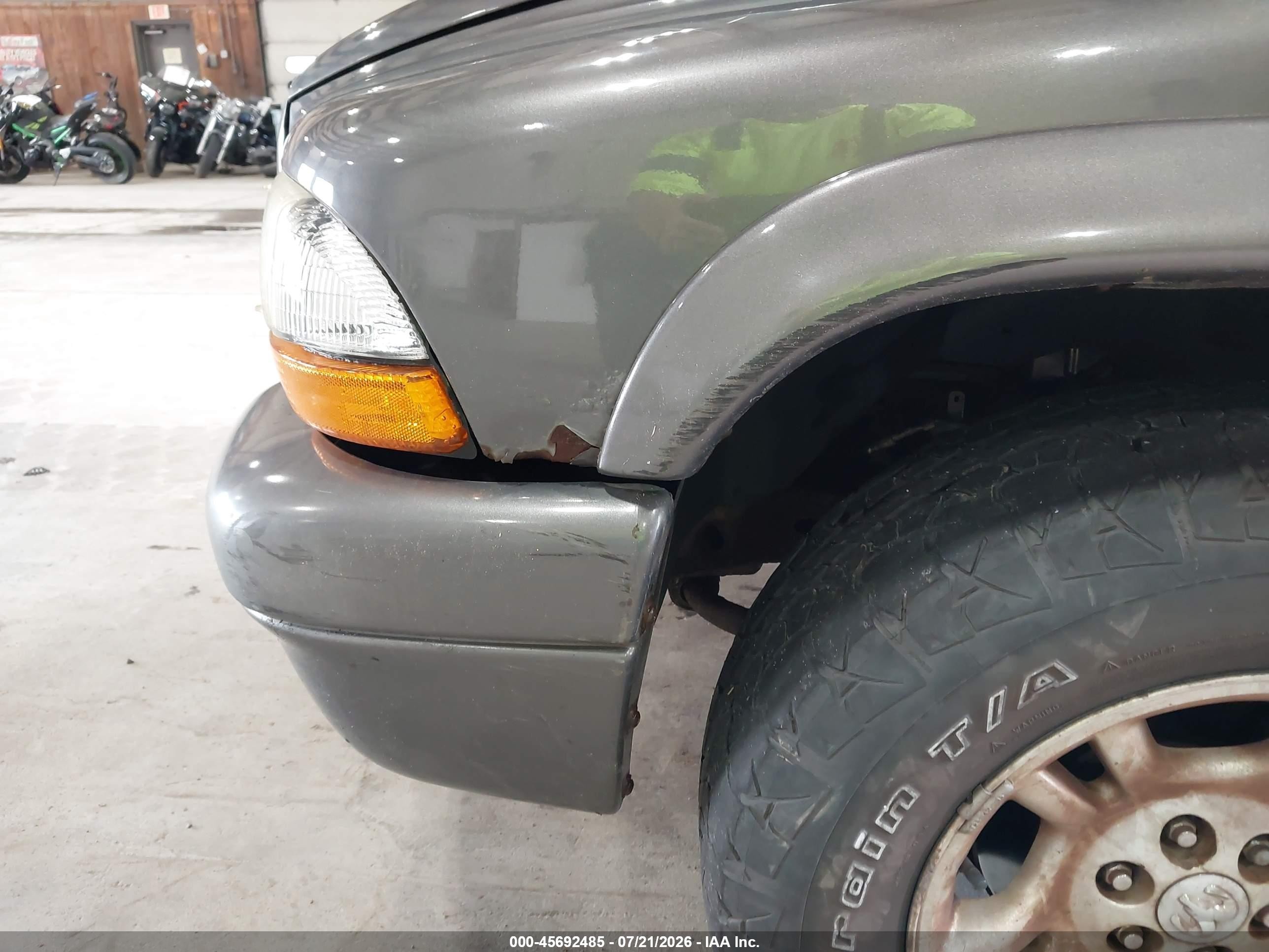 2002 Dodge Dakota   Серый vin: 1B7FL16X62S684149