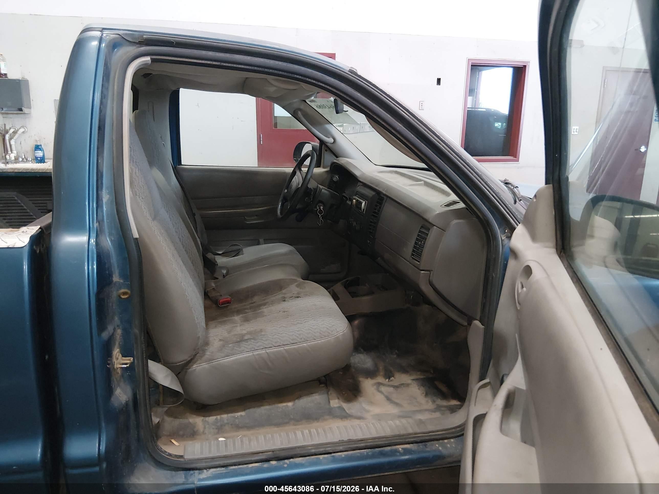 2002 Dodge Dakota   Синий vin: 1B7FL16X92S601975