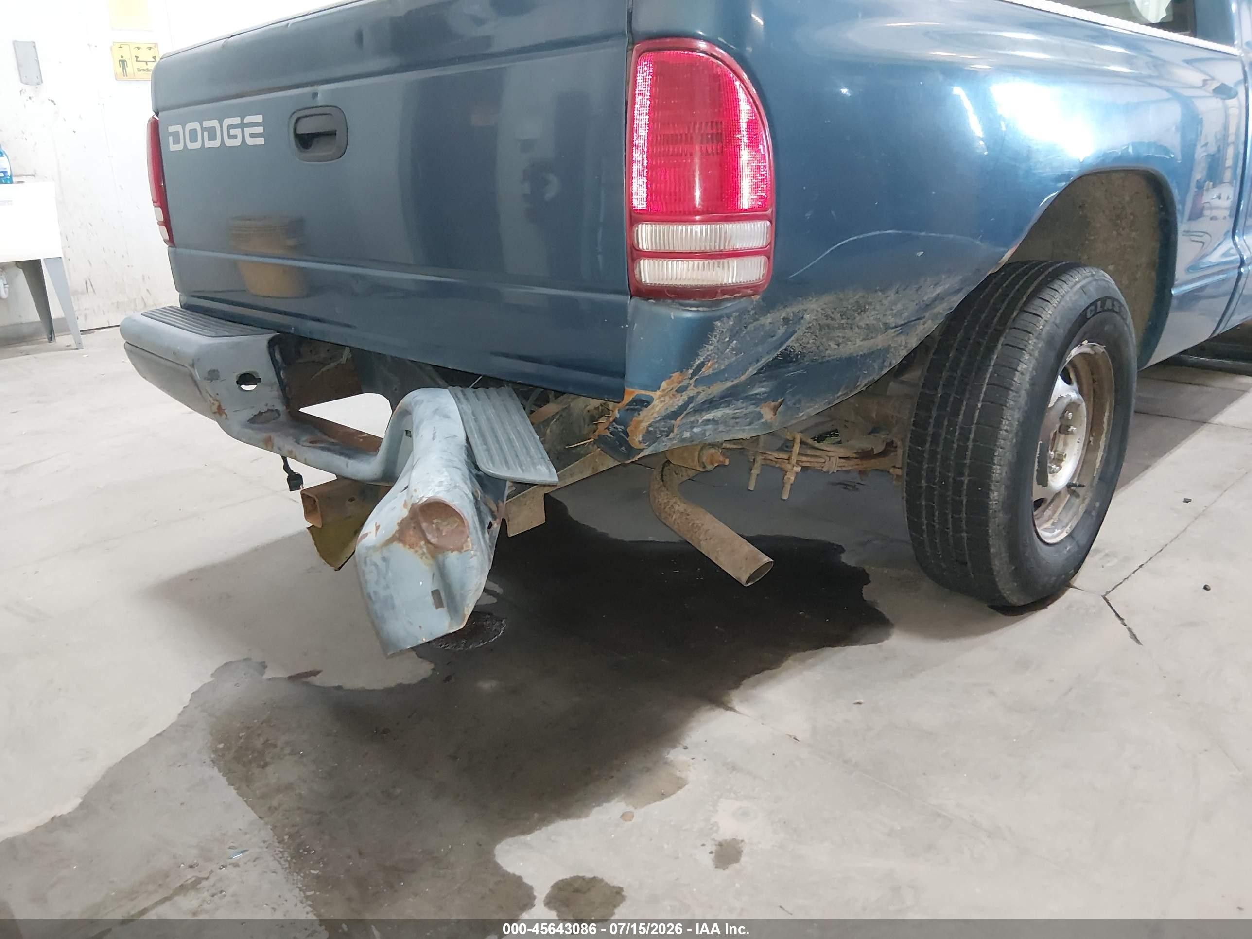 2002 Dodge Dakota   Синий vin: 1B7FL16X92S601975
