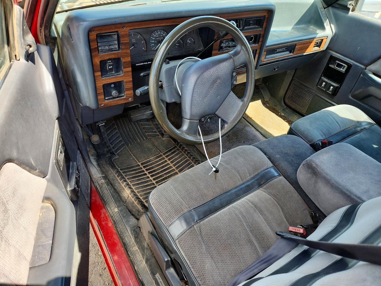 1992 Dodge Dakota Two Tone vin: 1B7FL23X4NS619492