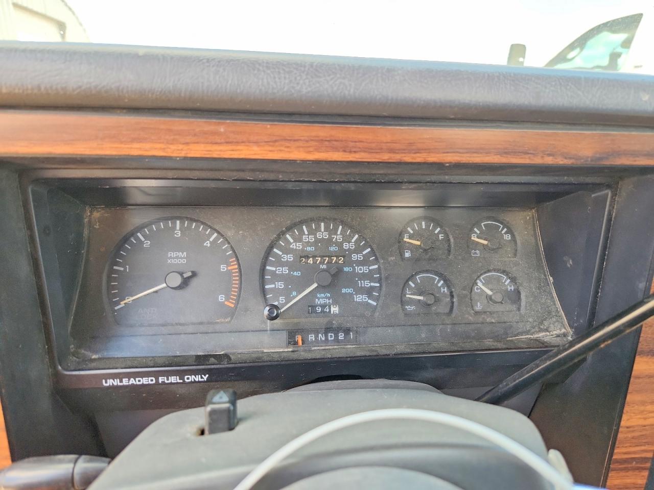 1992 Dodge Dakota Two Tone vin: 1B7FL23X4NS619492