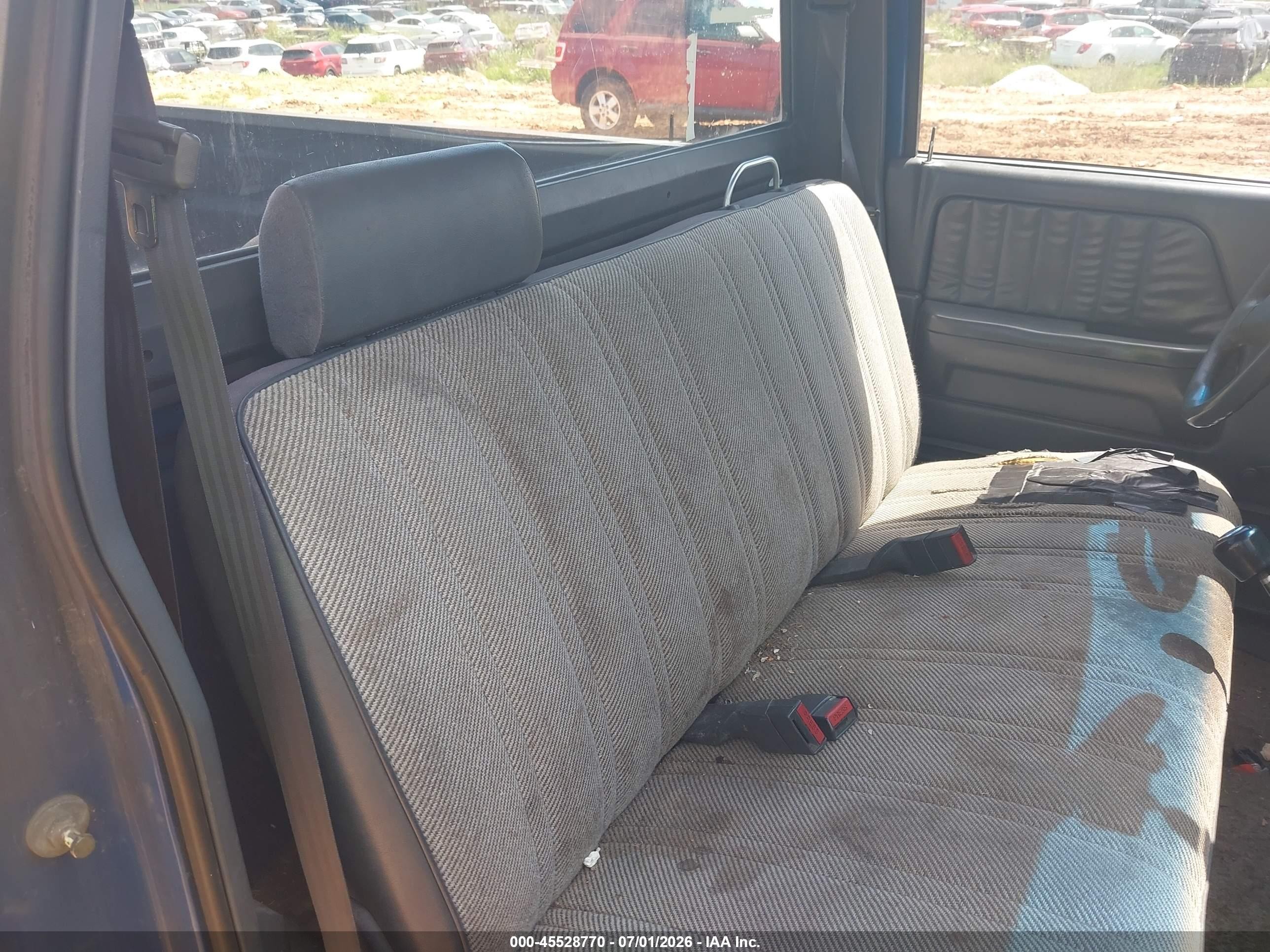 1993 Dodge Dakota   Gray vin: 1B7FL26X0PS290210
