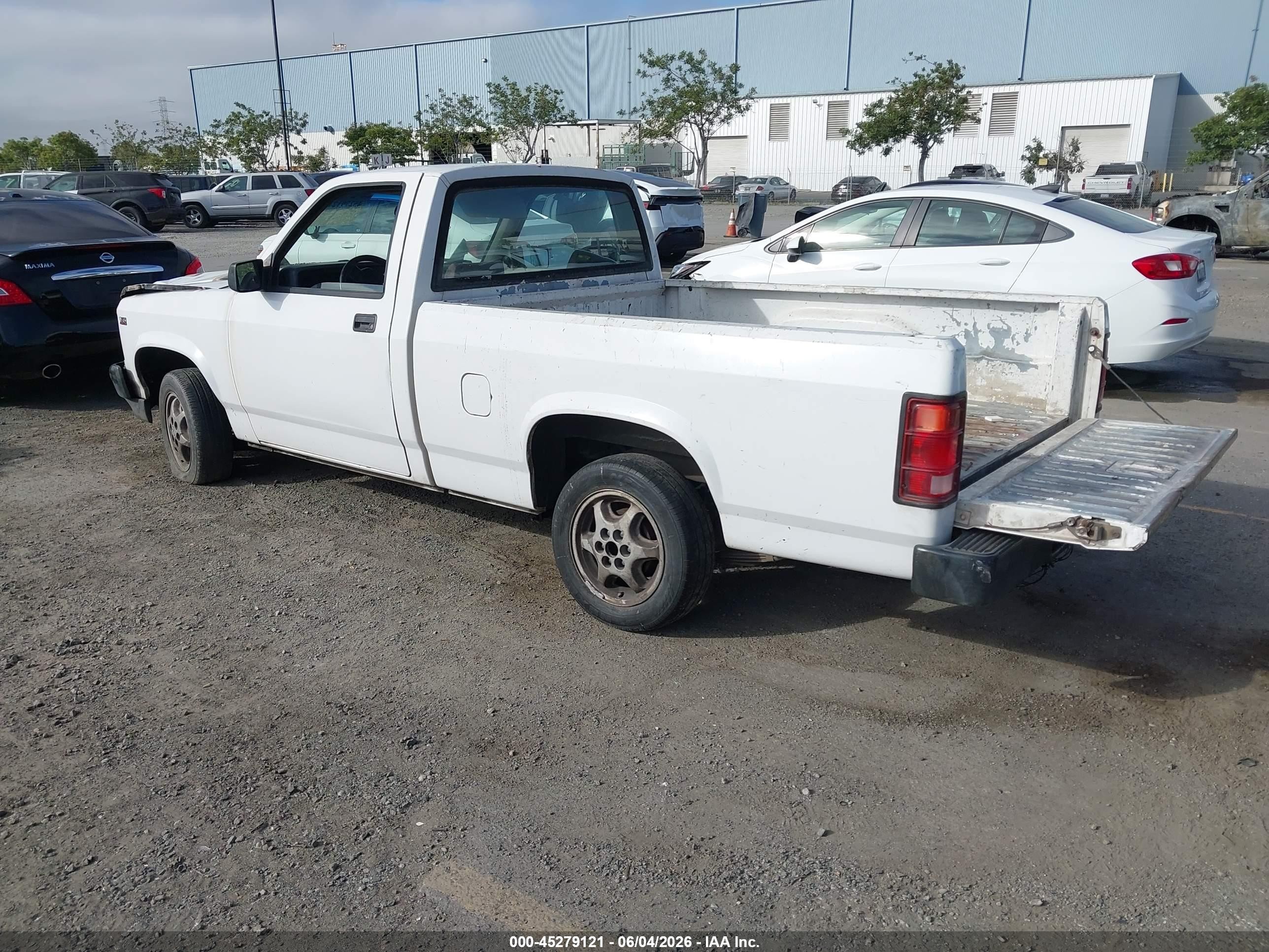 1995 Dodge Dakota   White vin: 1B7FL26X1SW944682