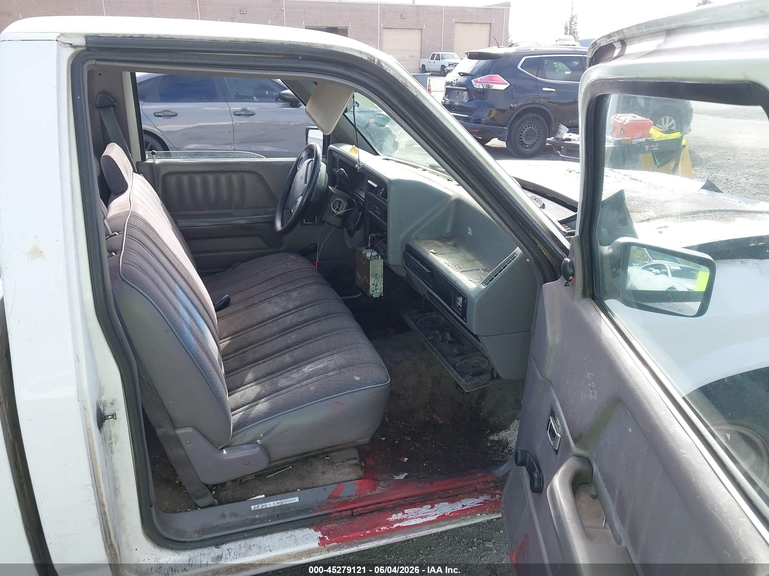 1995 Dodge Dakota   White vin: 1B7FL26X1SW944682