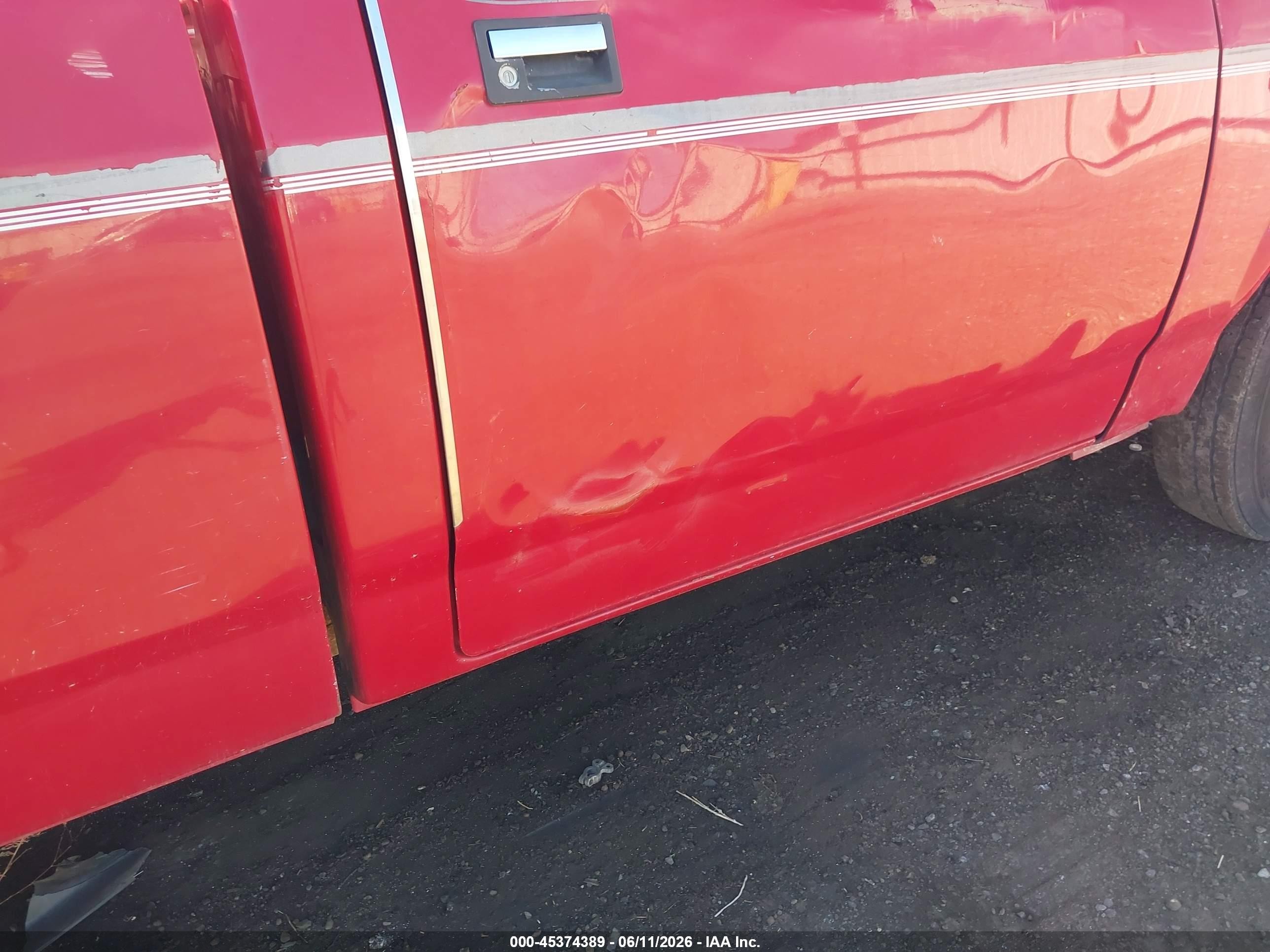1989 Dodge Dakota   Red vin: 1B7FL26X3KS004570