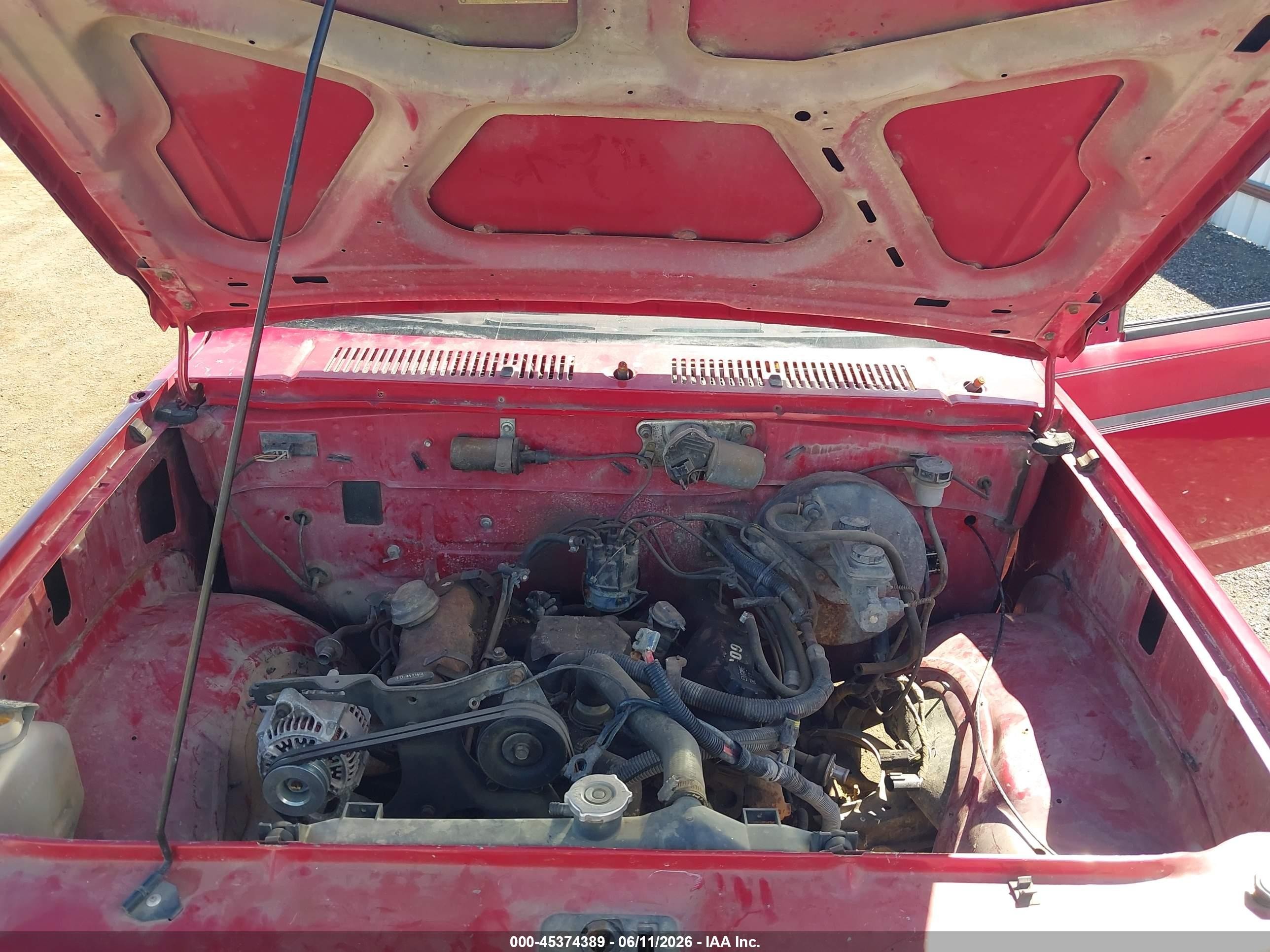 1989 Dodge Dakota   Red vin: 1B7FL26X3KS004570