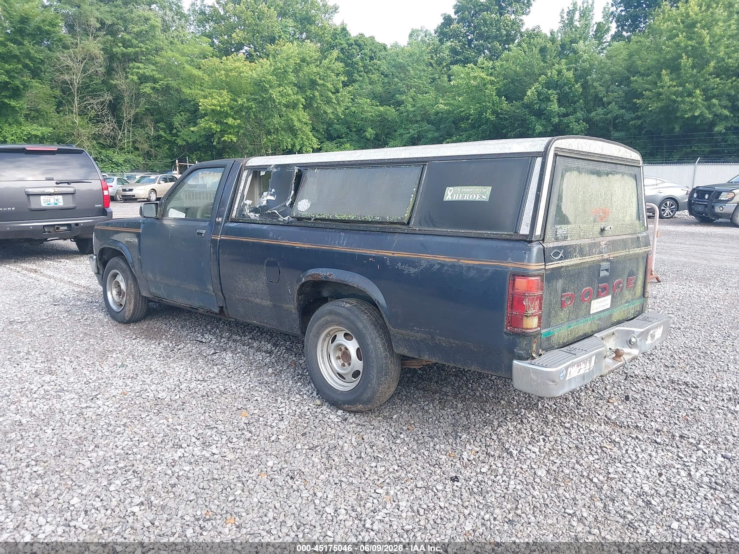 1992 Dodge Dakota   Gray vin: 1B7FL26X3NS539757