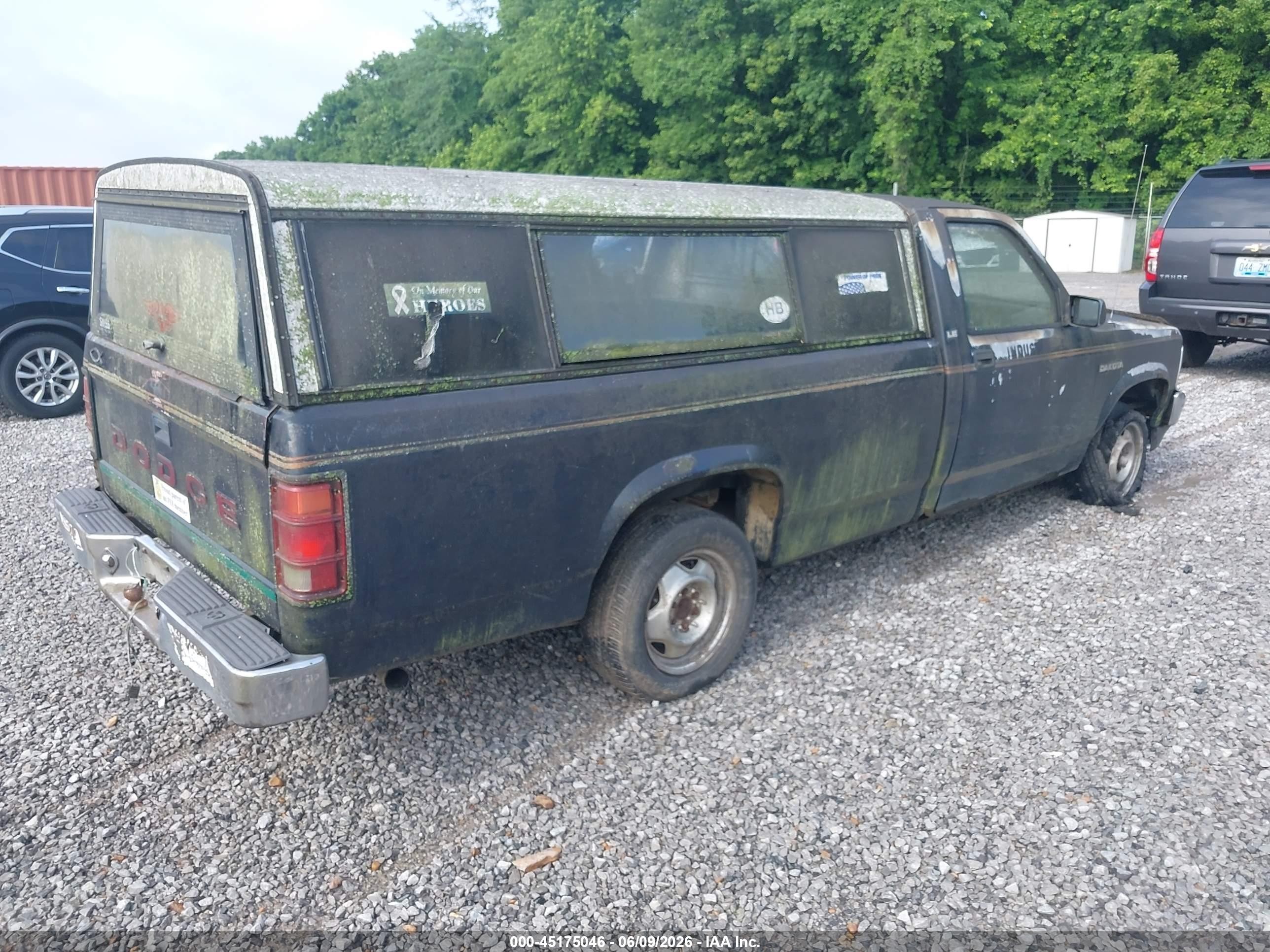 1992 Dodge Dakota   Gray vin: 1B7FL26X3NS539757