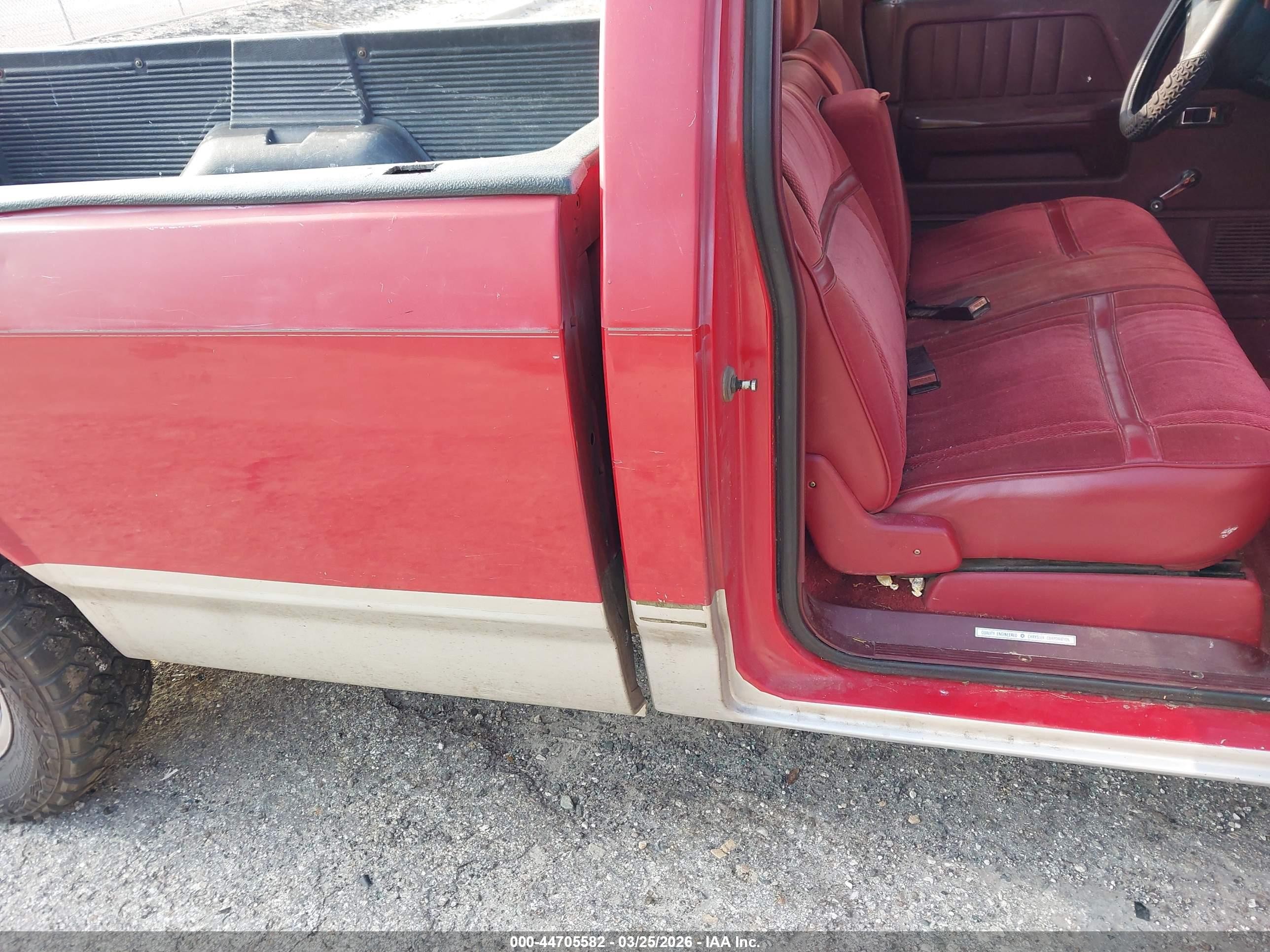 1989 Dodge Dakota   Red vin: 1B7FL26X4KS158673