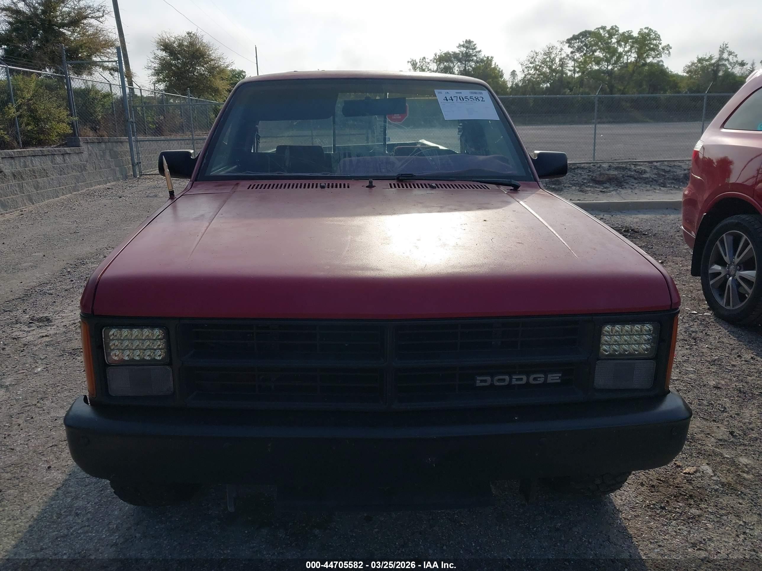 1989 Dodge Dakota   Red vin: 1B7FL26X4KS158673