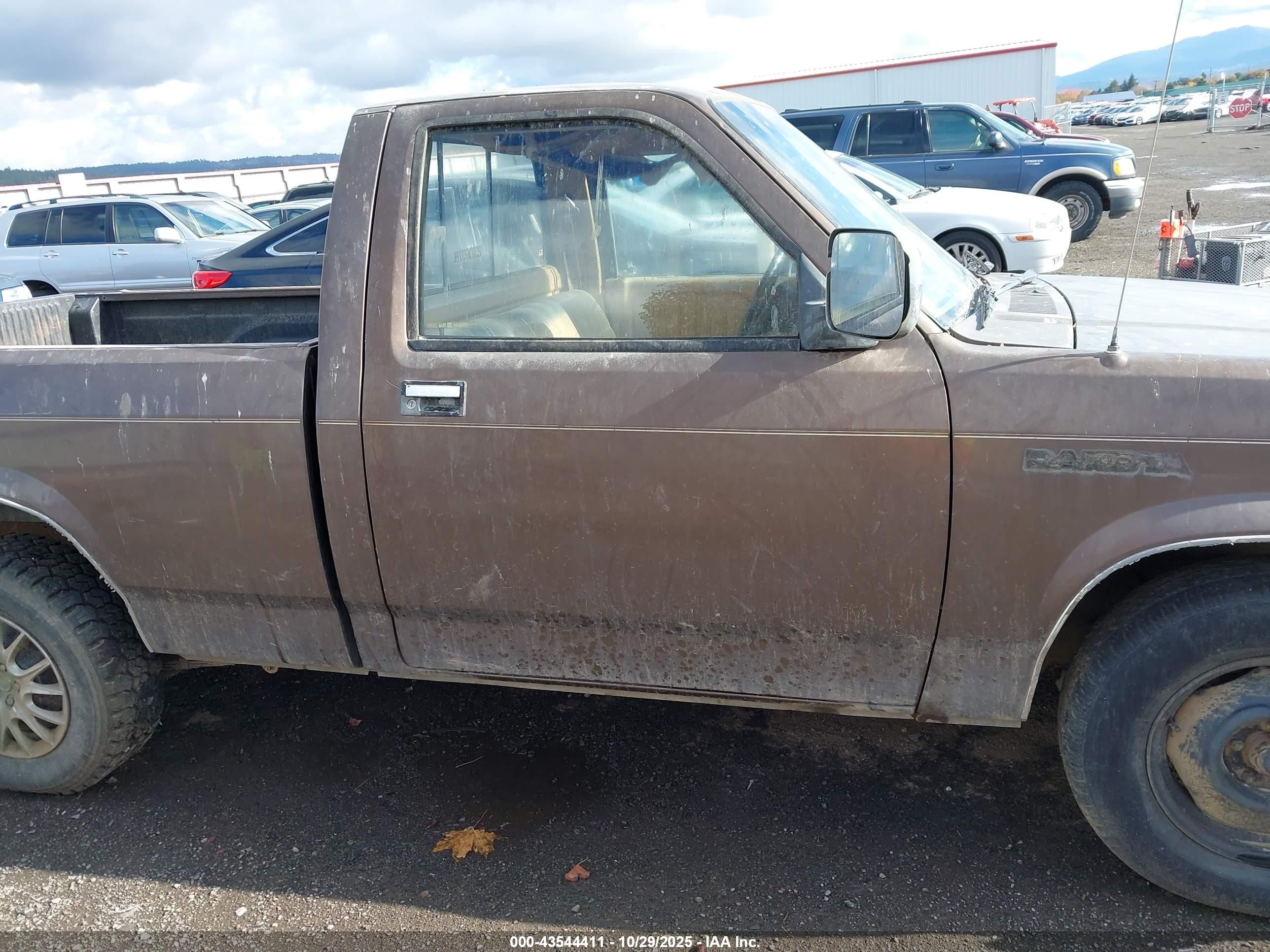 1989 Dodge Dakota   Brown vin: 1B7FL26X5KS160822