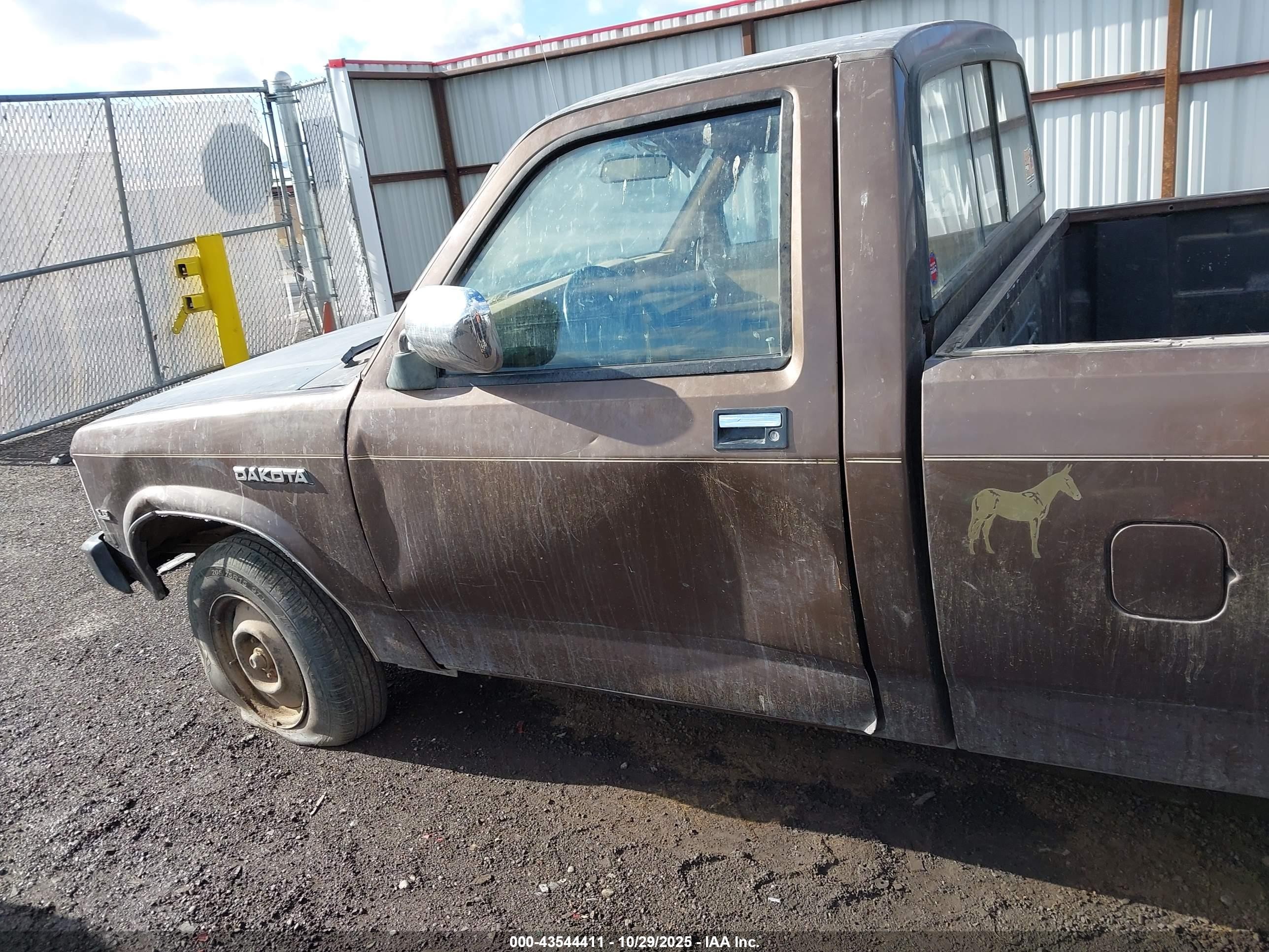 1989 Dodge Dakota   Brown vin: 1B7FL26X5KS160822