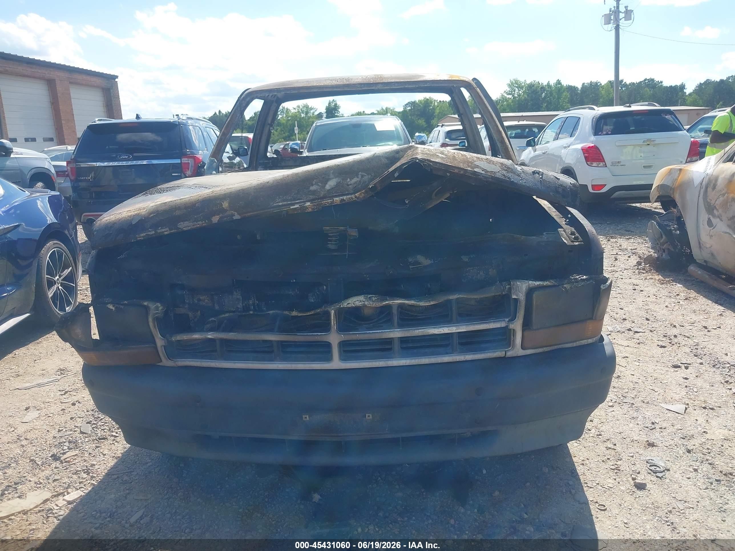 1995 Dodge Dakota   Белый vin: 1B7FL26X6SW945715