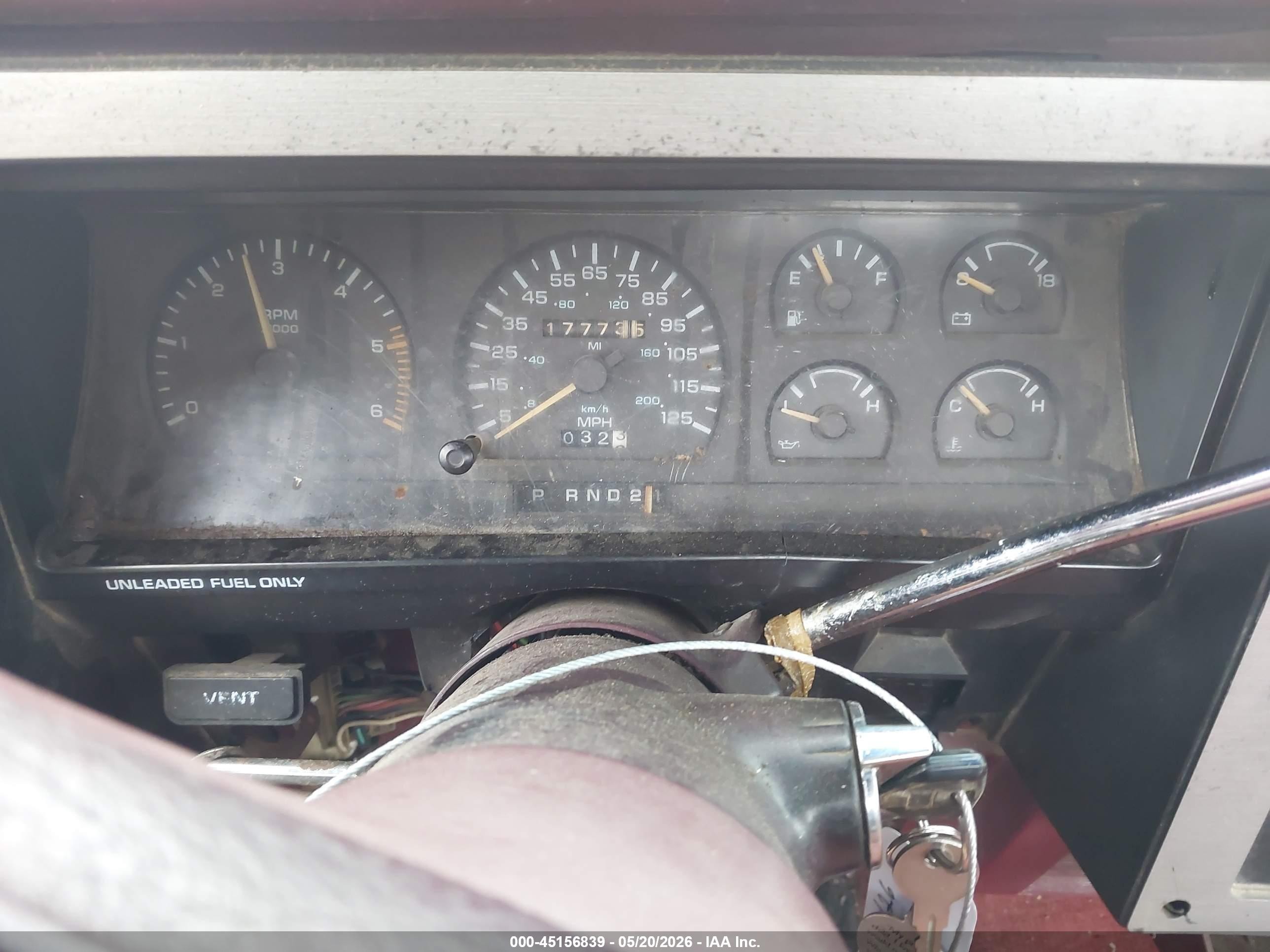 1989 Dodge Dakota   Red vin: 1B7FL26X7KS012333
