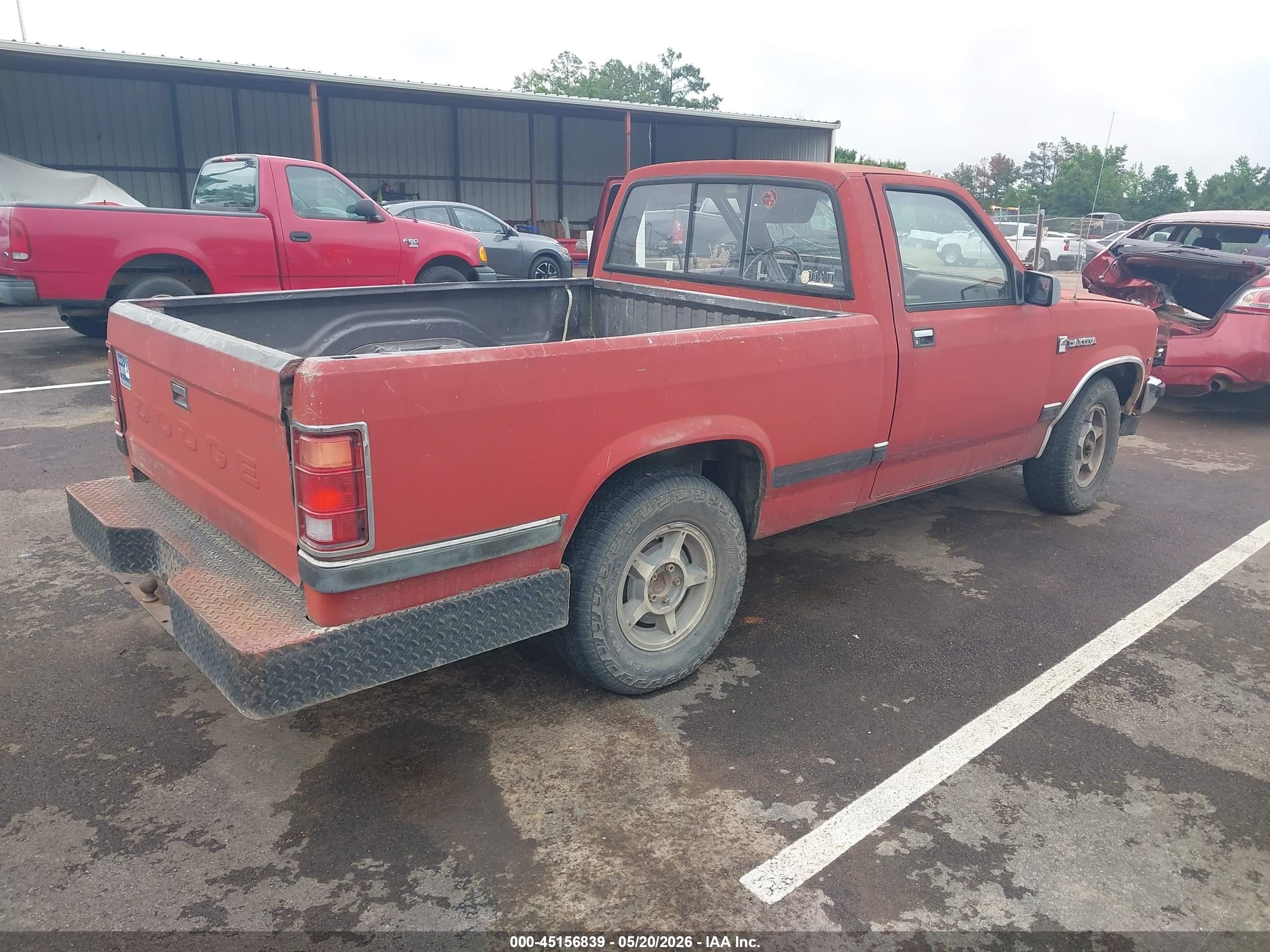 1989 Dodge Dakota   Red vin: 1B7FL26X7KS012333
