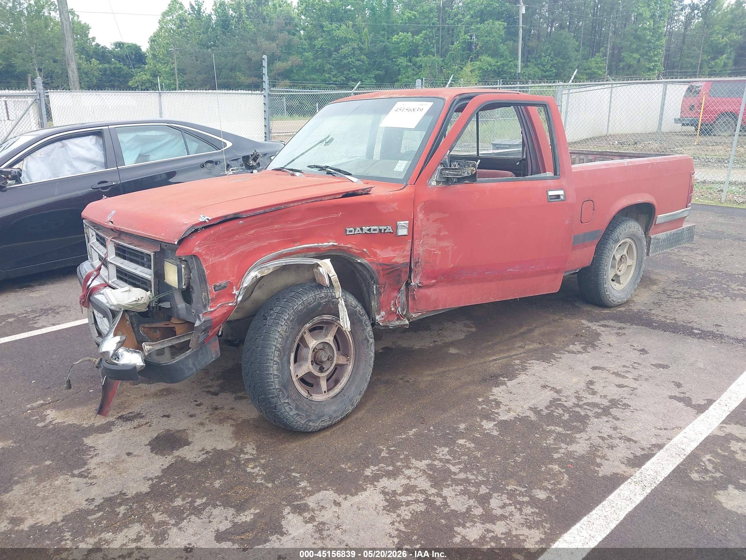 1989 Dodge Dakota   Red vin: 1B7FL26X7KS012333