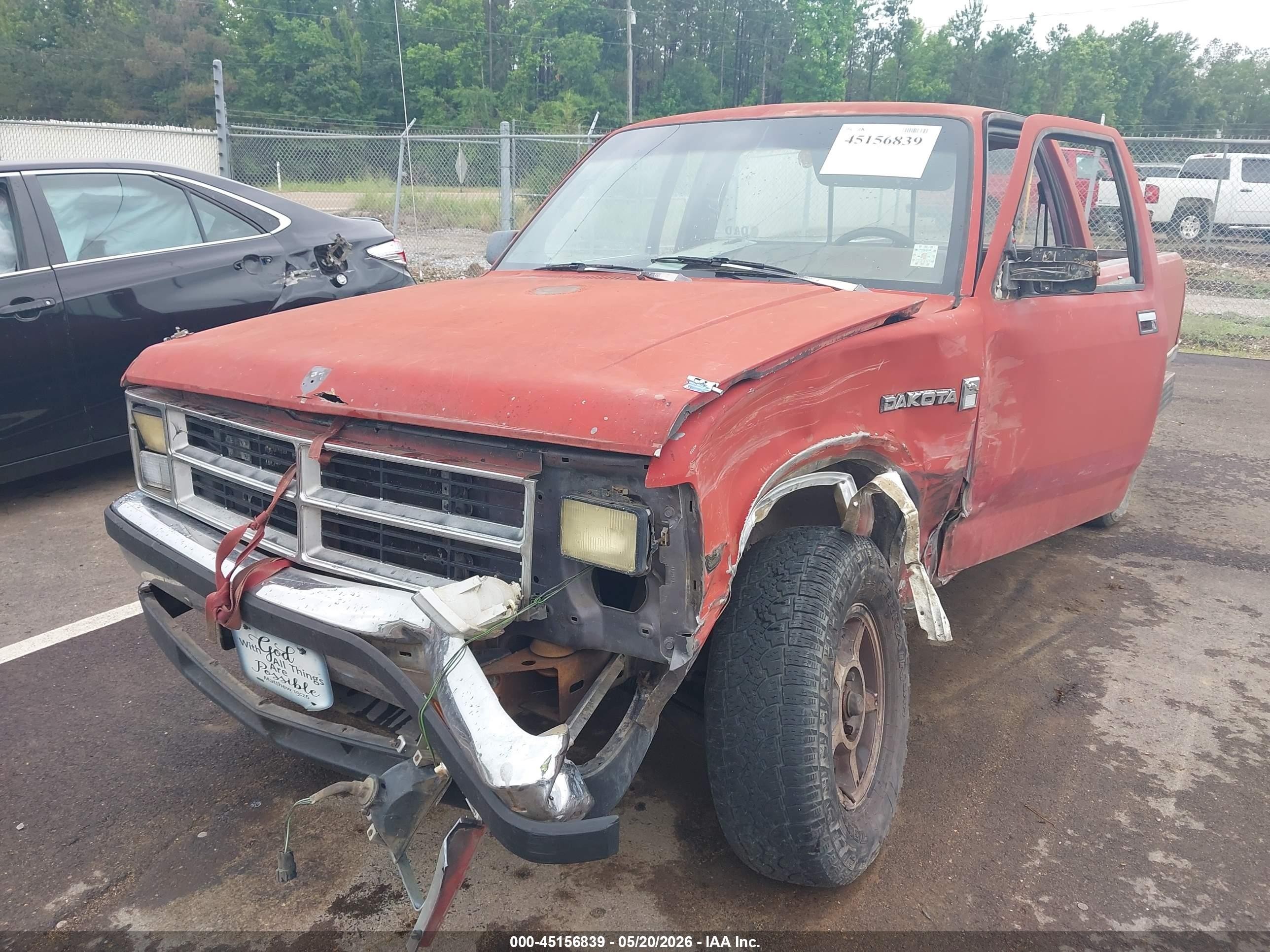 1989 Dodge Dakota   Red vin: 1B7FL26X7KS012333