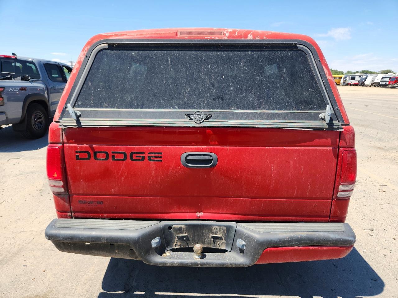 2000 Dodge Dakota Red vin: 1B7FL26X8YS742647