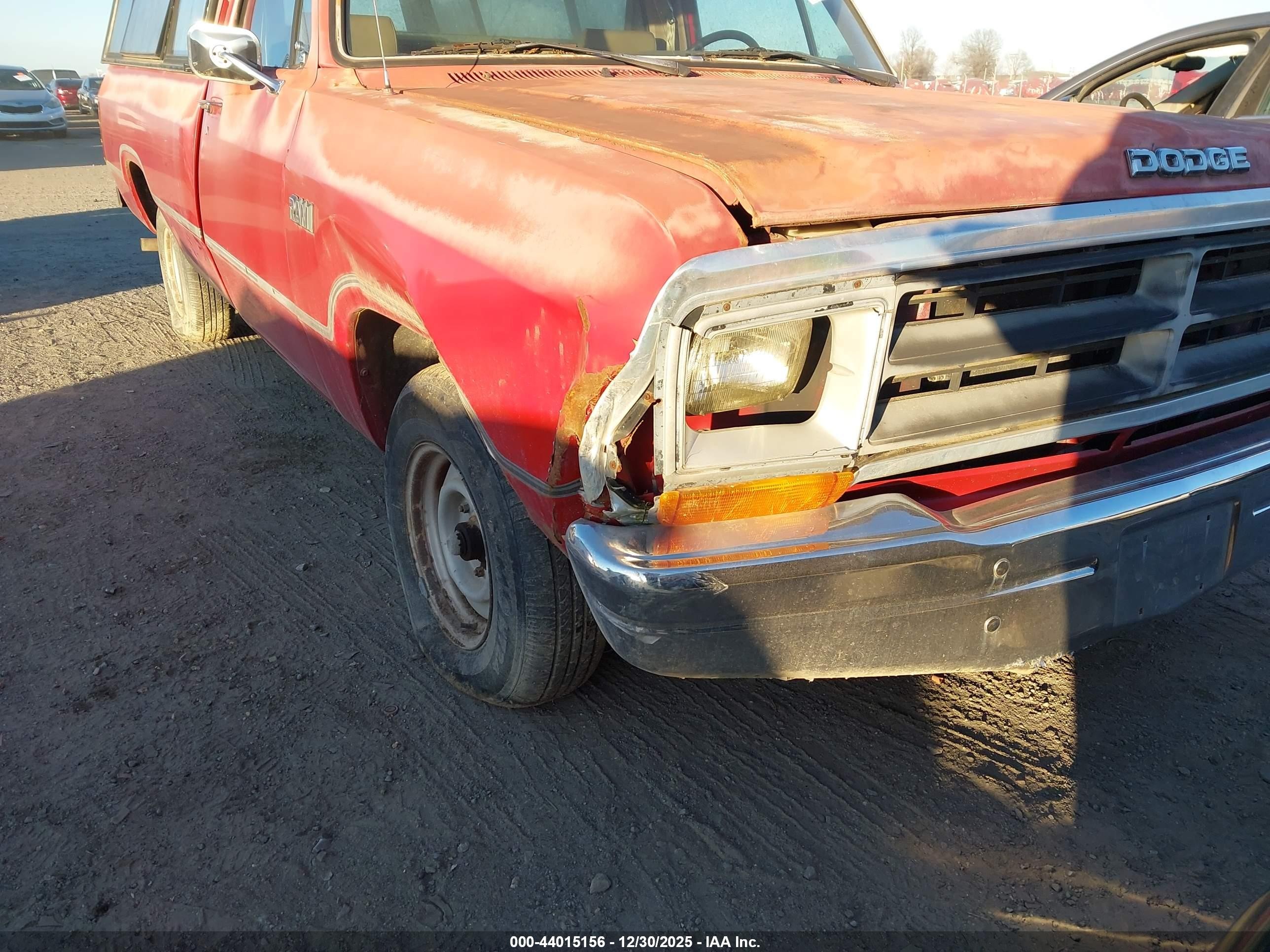 1990 Dodge D-series D150s Красный vin: 1B7GE06Y3LS657431
