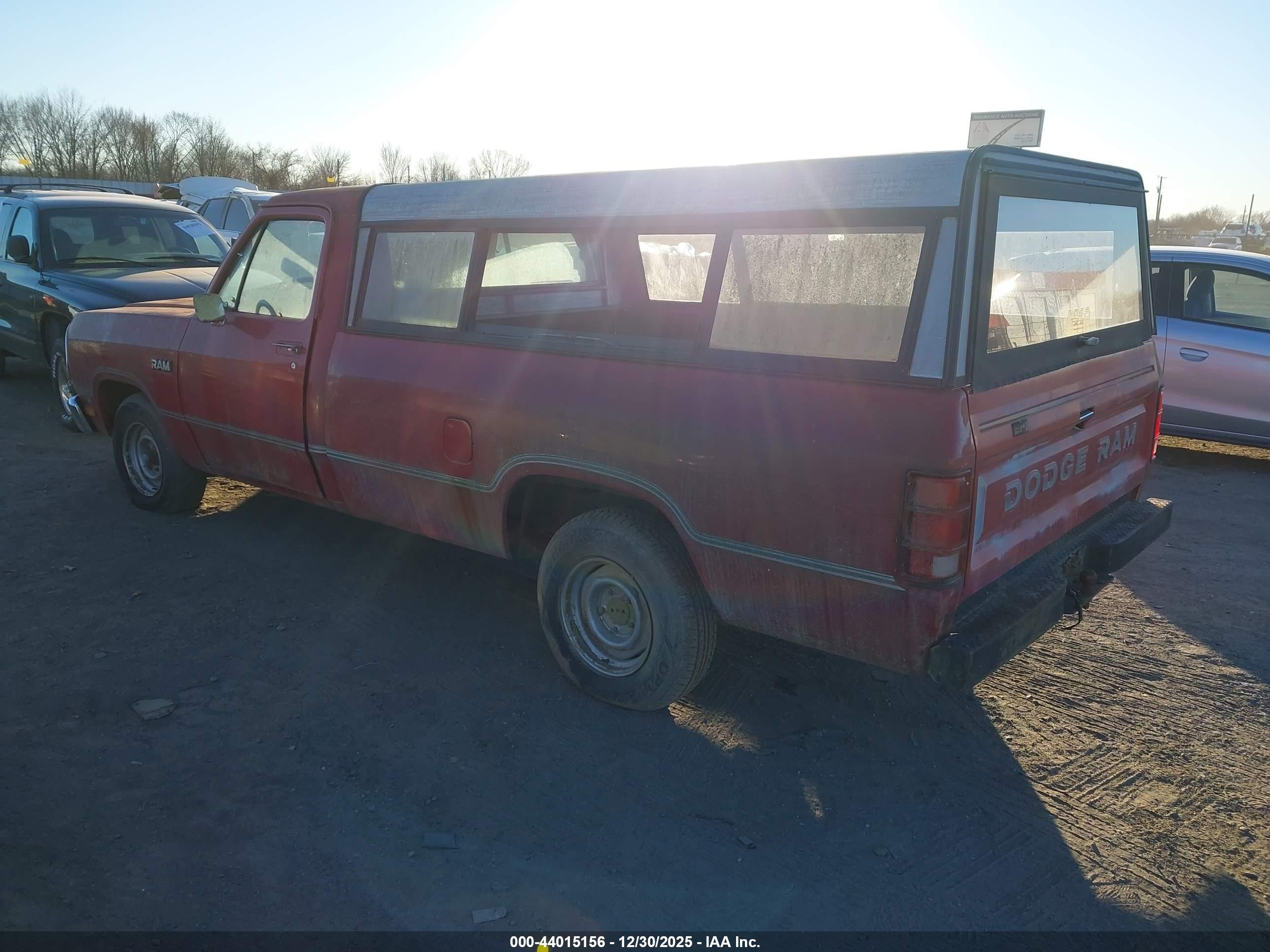 1990 Dodge D-series D150s Красный vin: 1B7GE06Y3LS657431