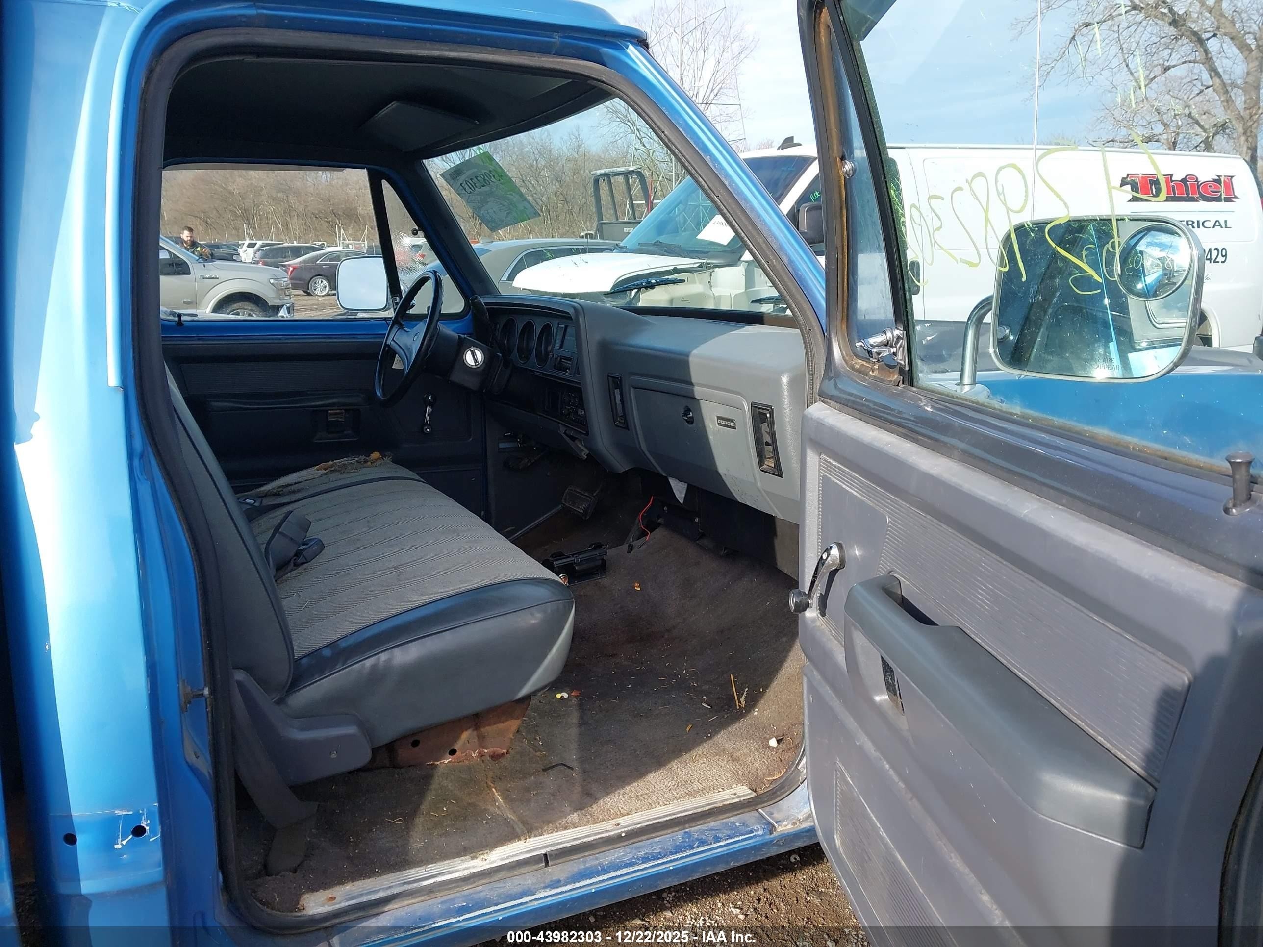 1991 Dodge D-series D150 Blue vin: 1B7GE16Y0MS238220