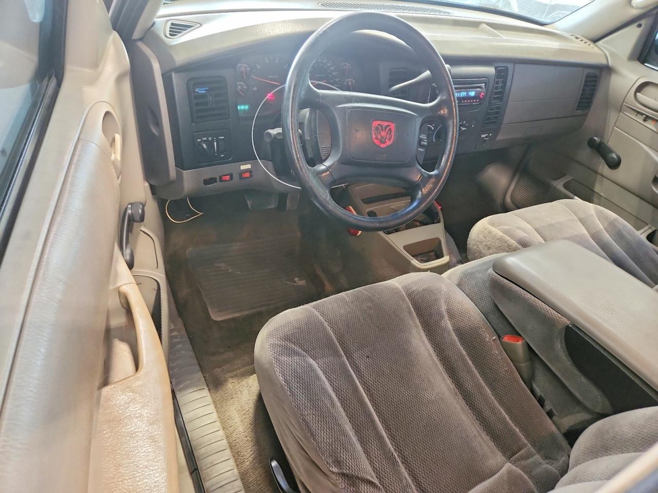 2002 Dodge Dakota Base Tan vin: 1B7GG12X32S701021