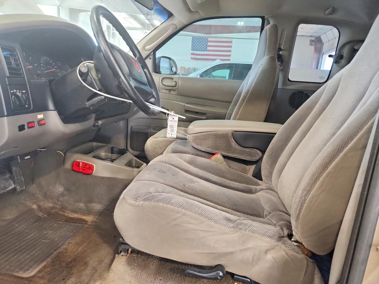 2002 Dodge Dakota Base Tan vin: 1B7GG12X32S701021