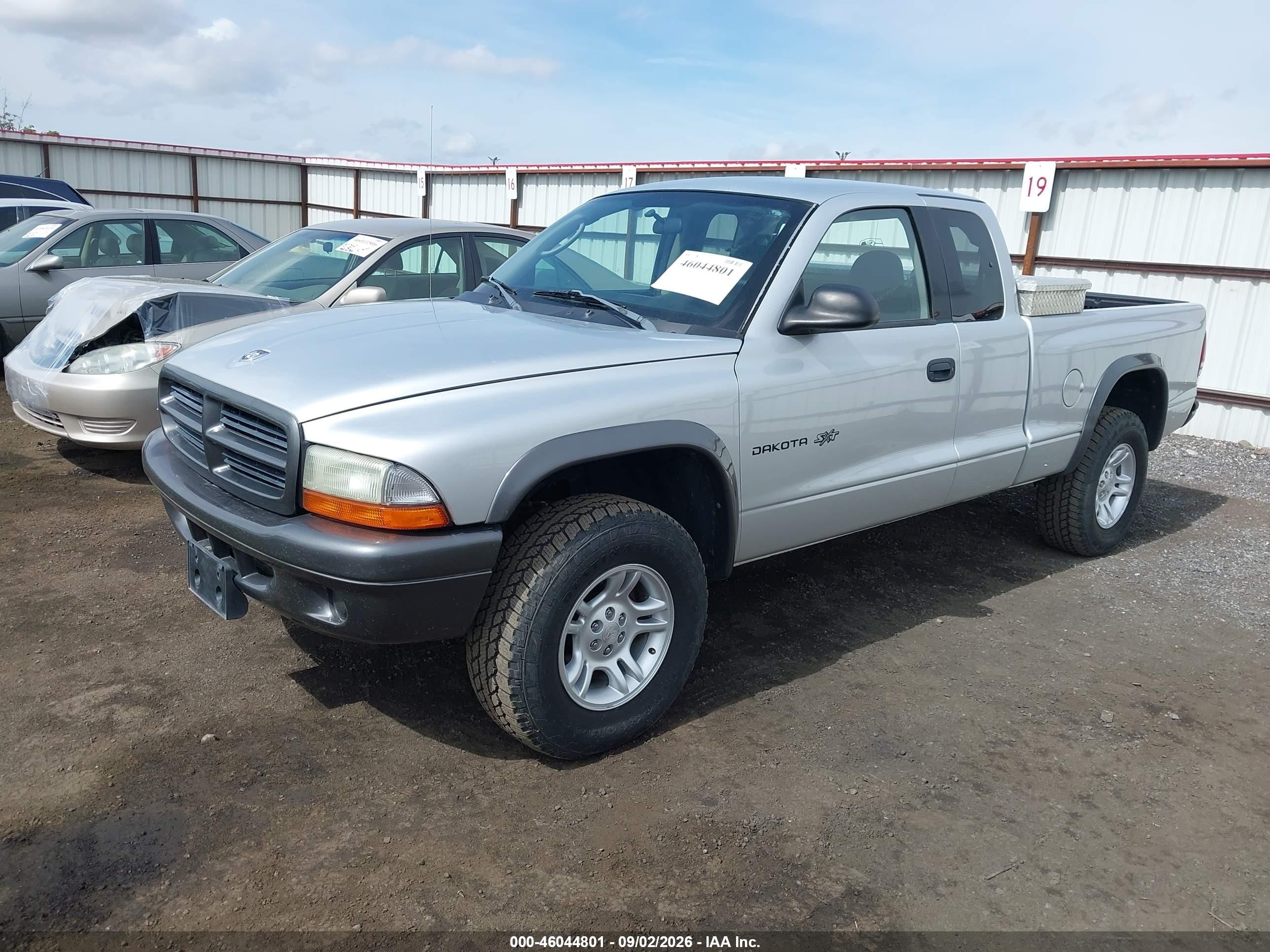 2002 Dodge Dakota   Silver vin: 1B7GG12XX2S600655